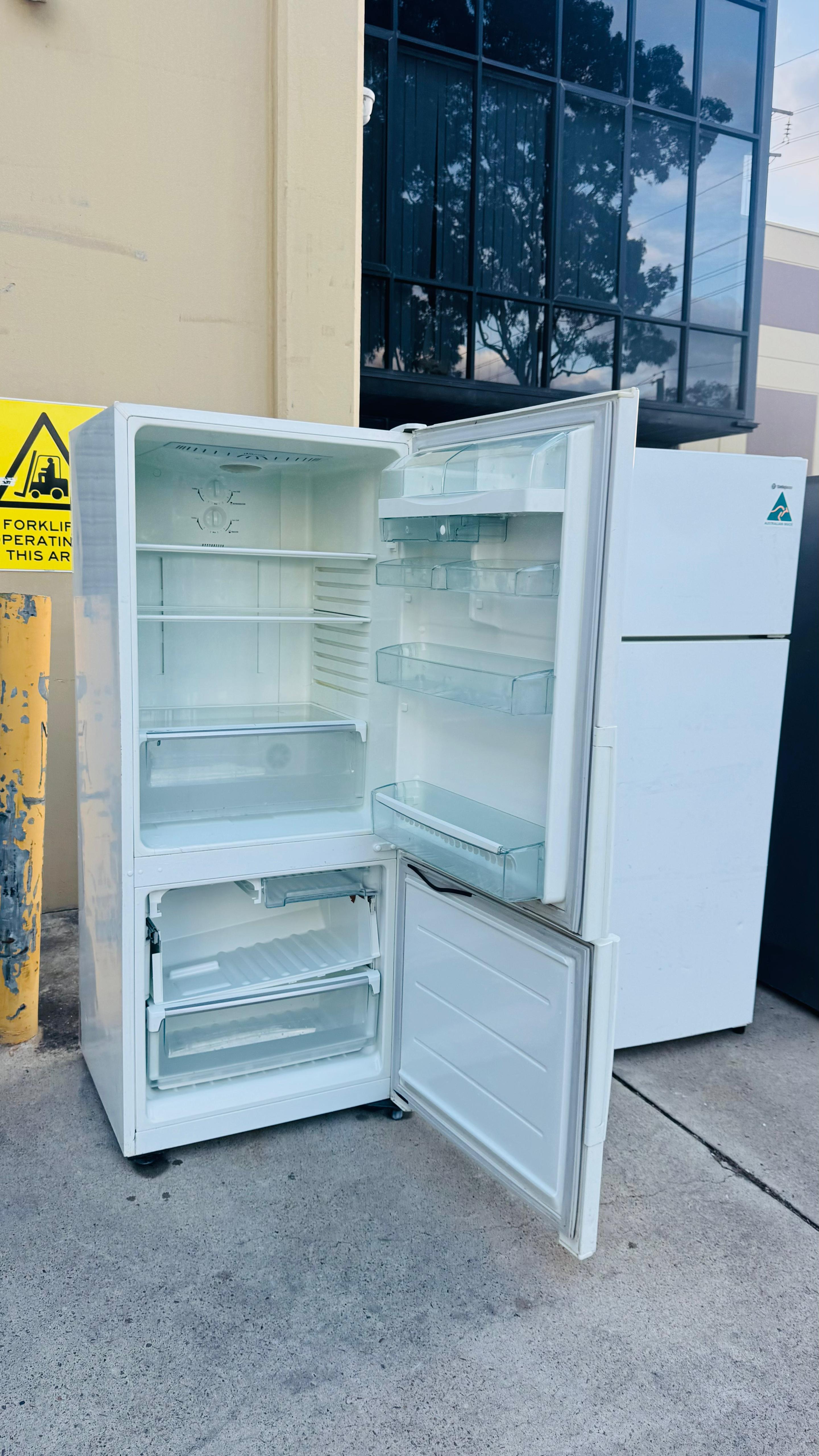 WESTINGHOUSE 430 LITRES FRIDGE FREEZER