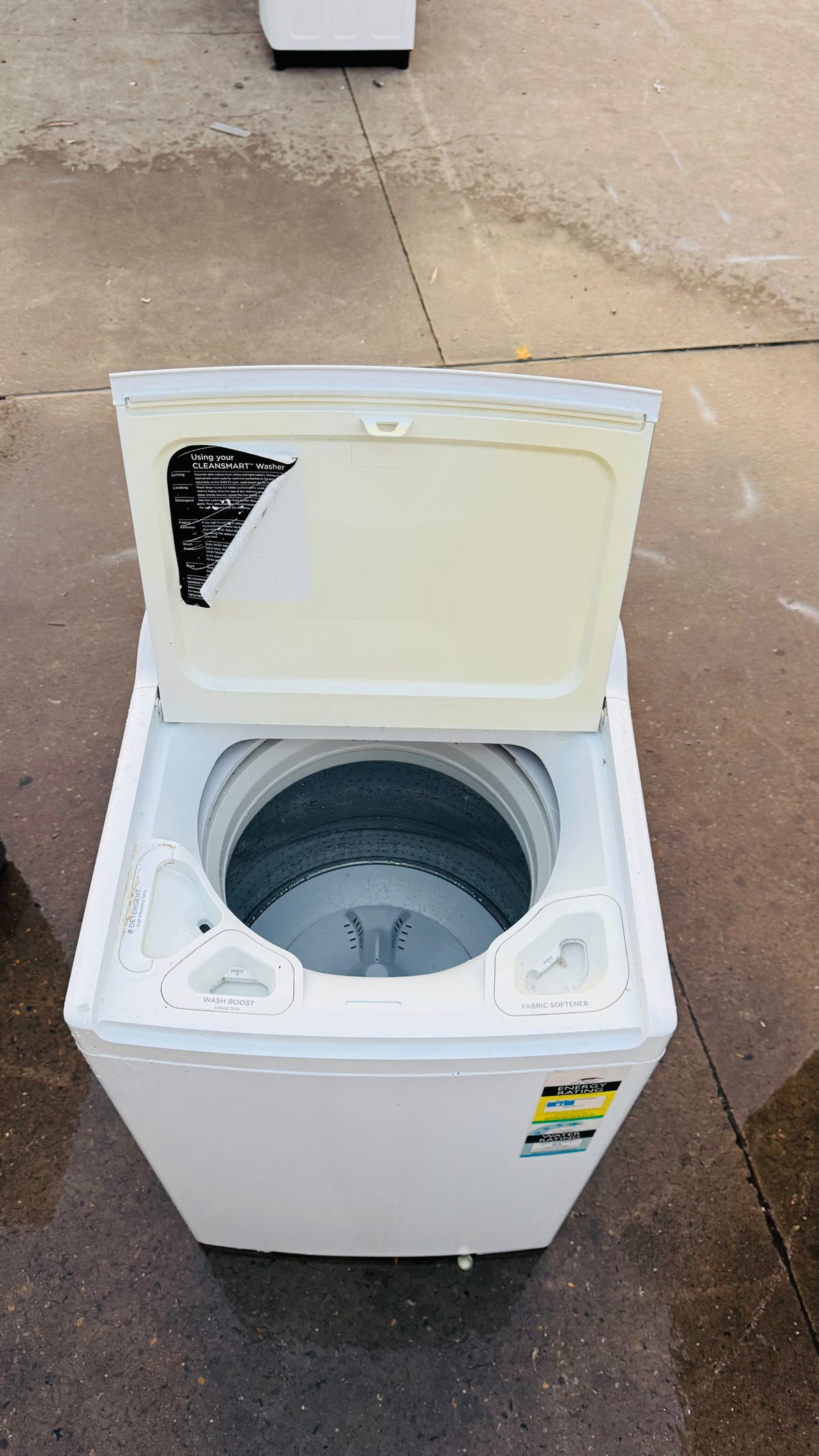 FISHER AND PAYKEL 8KGS TOP LOADER WASHING MACHINE