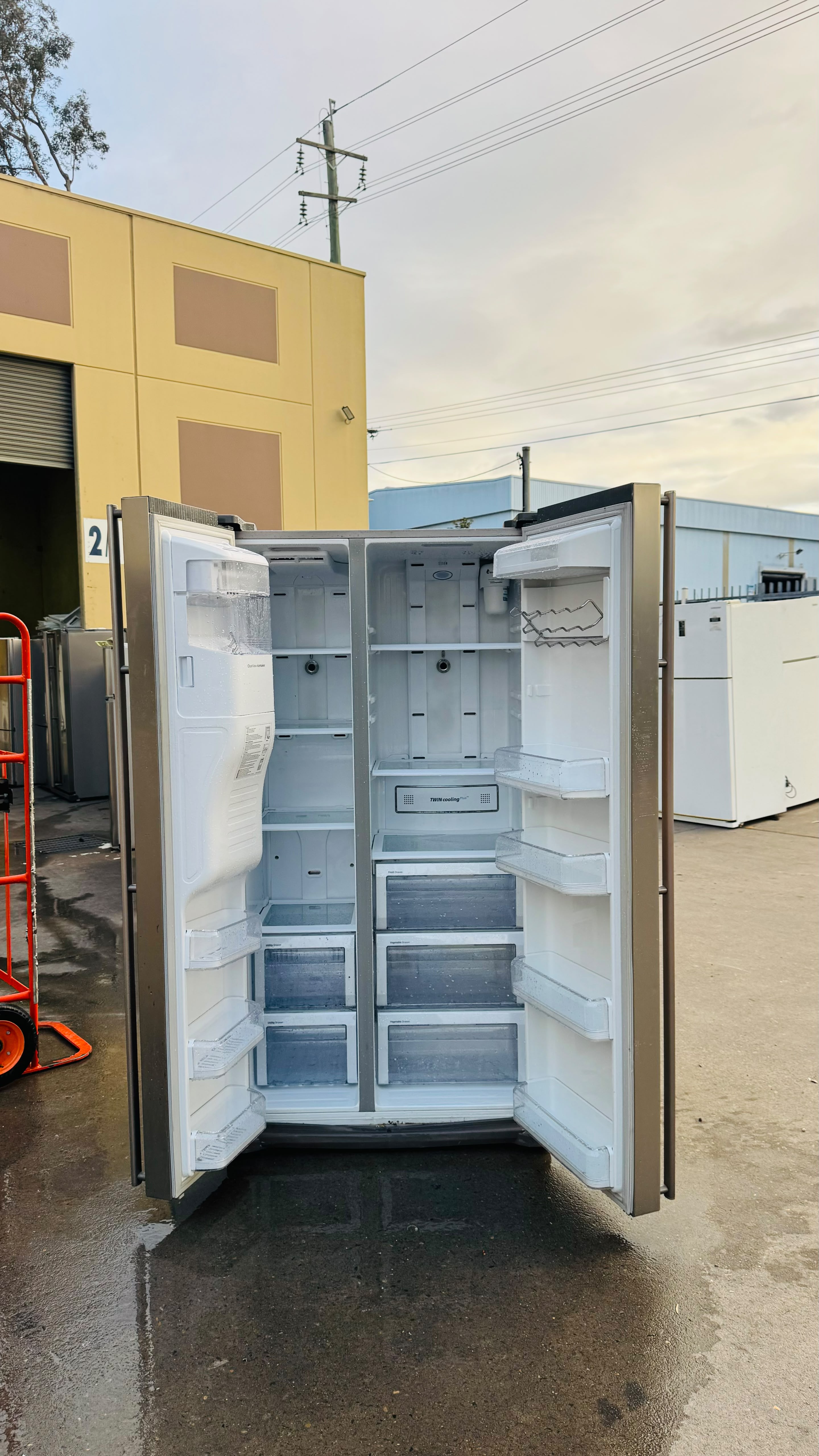 SAMSUNG 691 LITRES SIDE BY SIDE DOOR FRIDGE FREEZER
