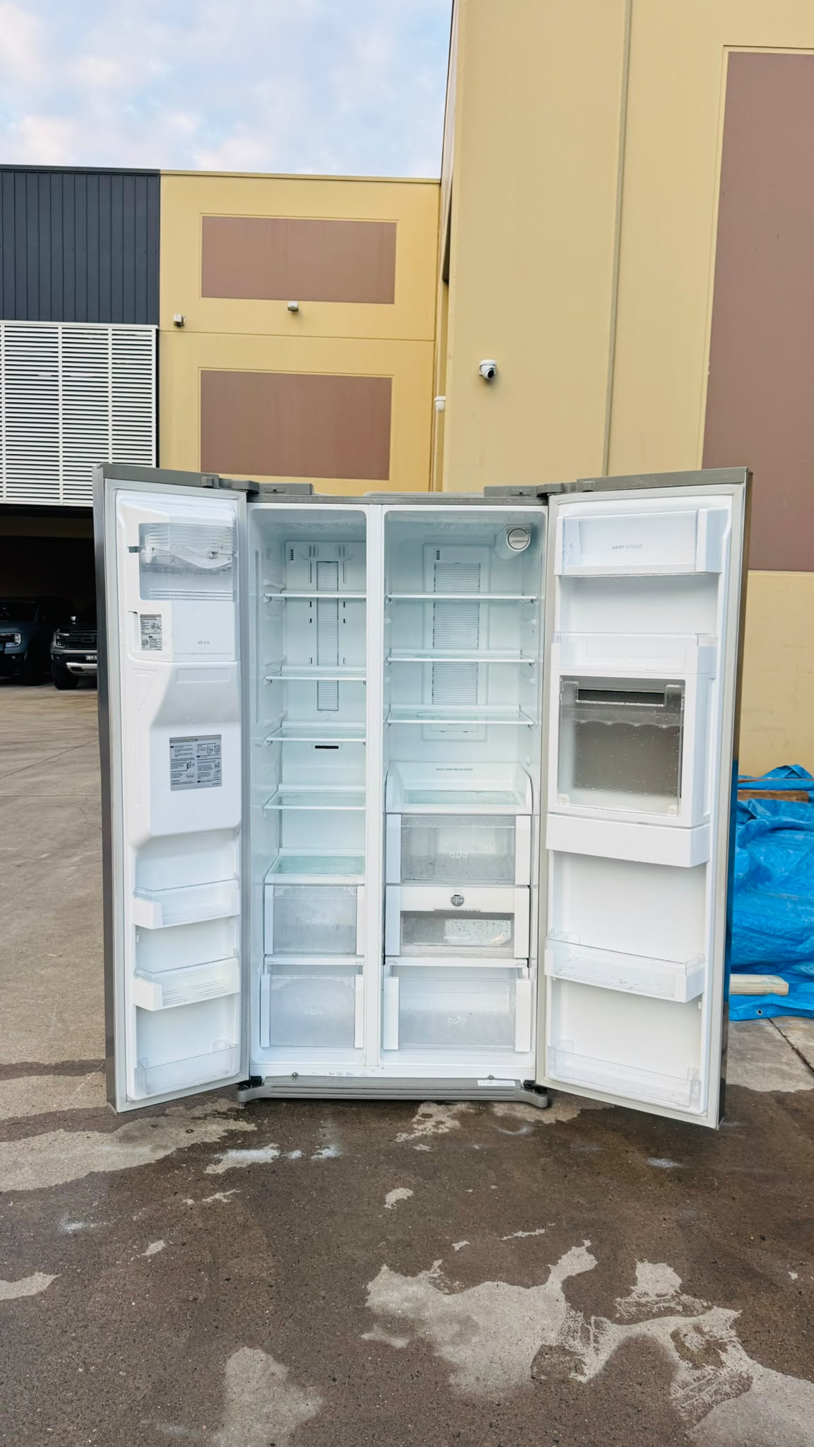 LG 693 LITRES SIDE BY SIDE FRIDGE FREEZER