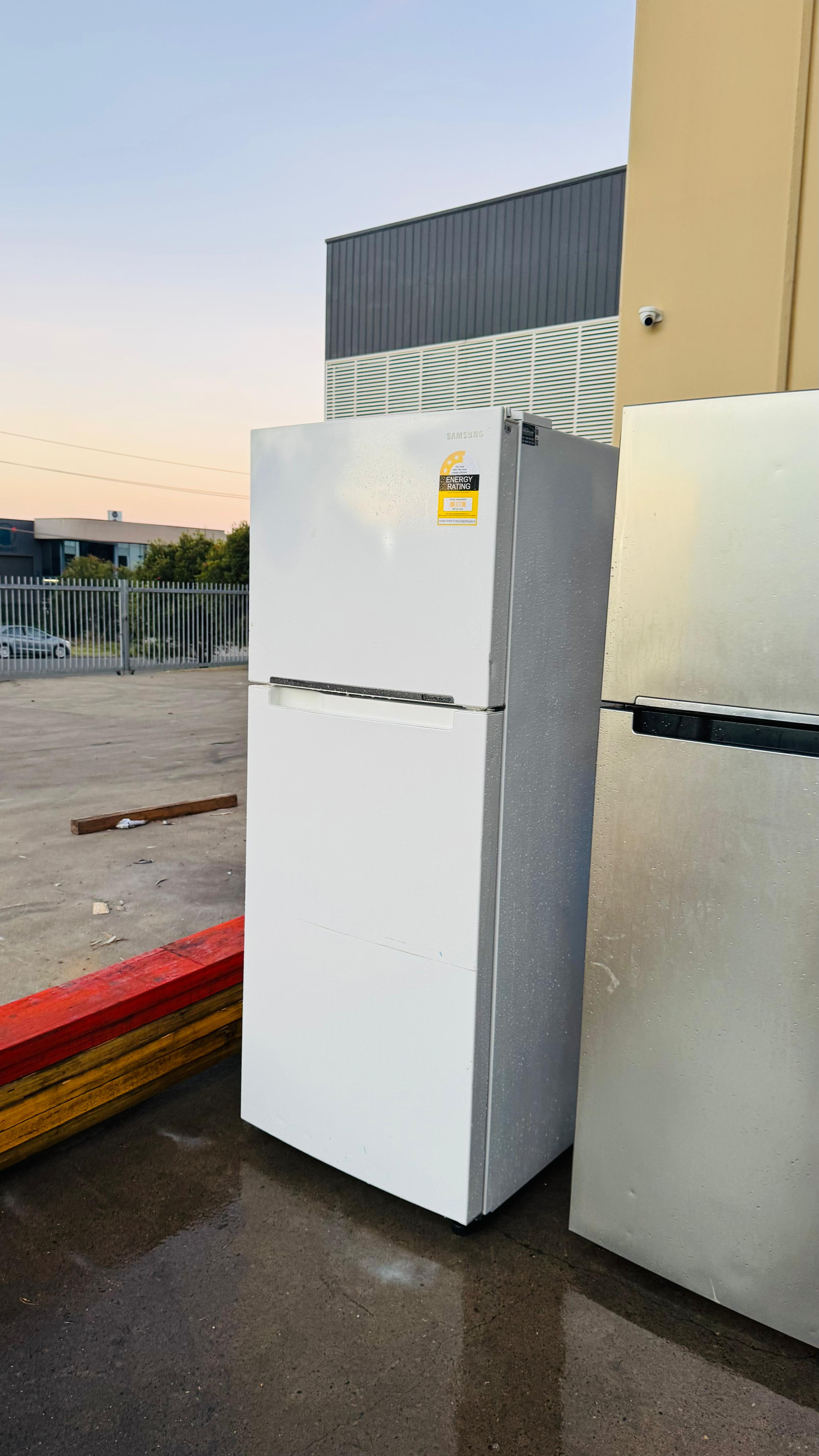 SAMSUNG 393 LITRES FRIDGE FREEZER