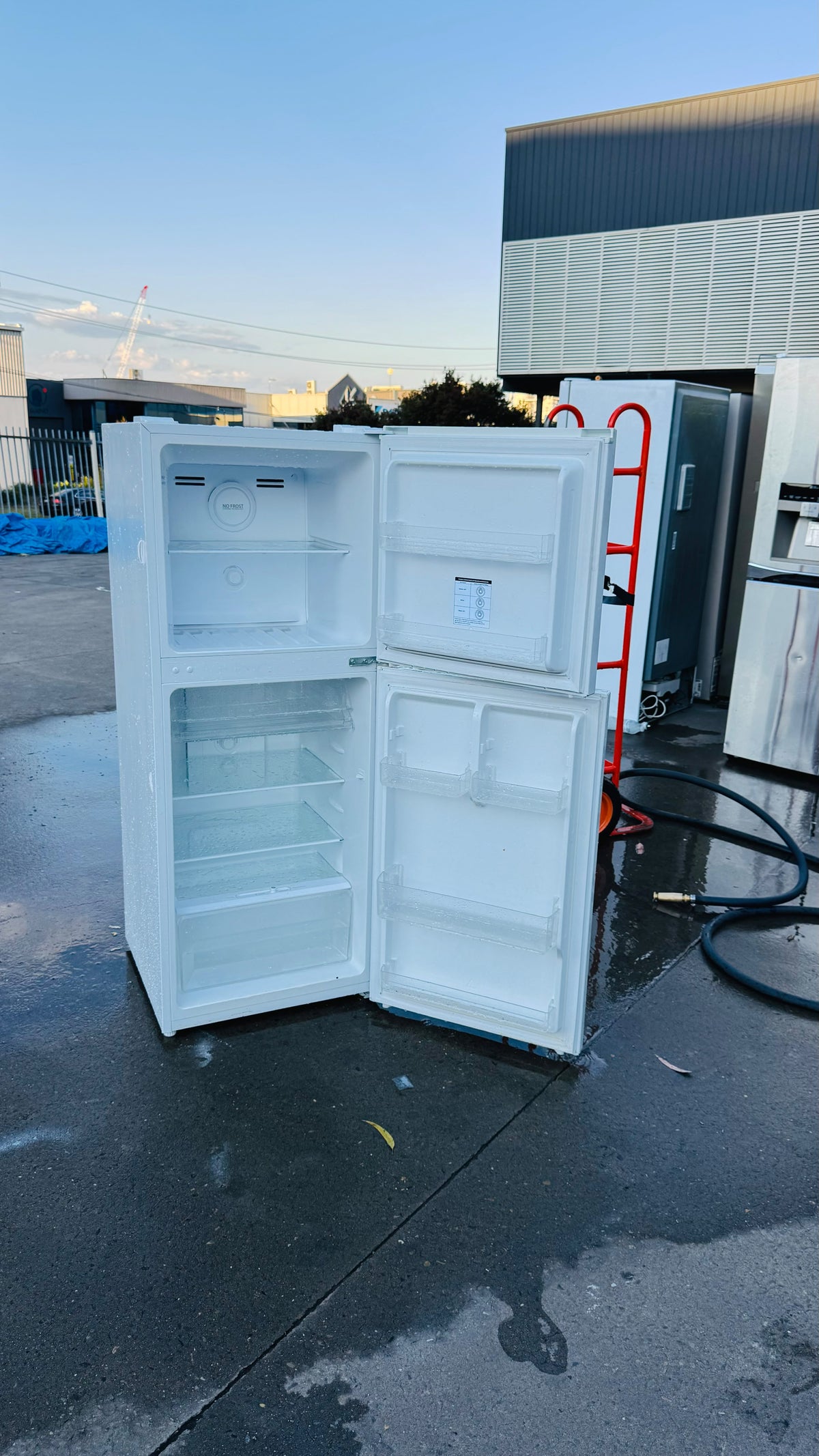 HAIER 220 LITRES FRIDGE FREEZER