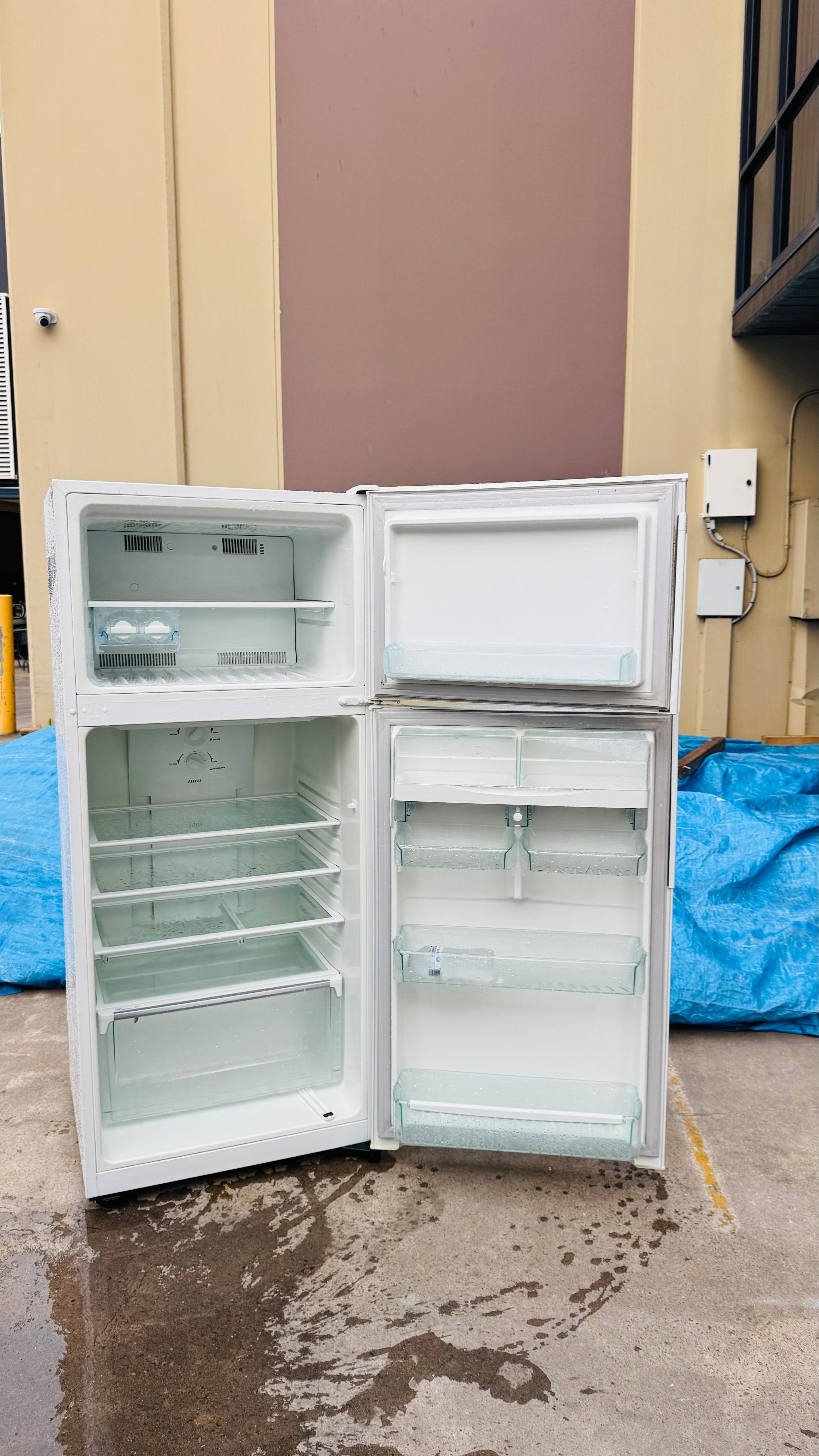WESTINGHOUSE 420 LITRES FRIDGE FREEZER