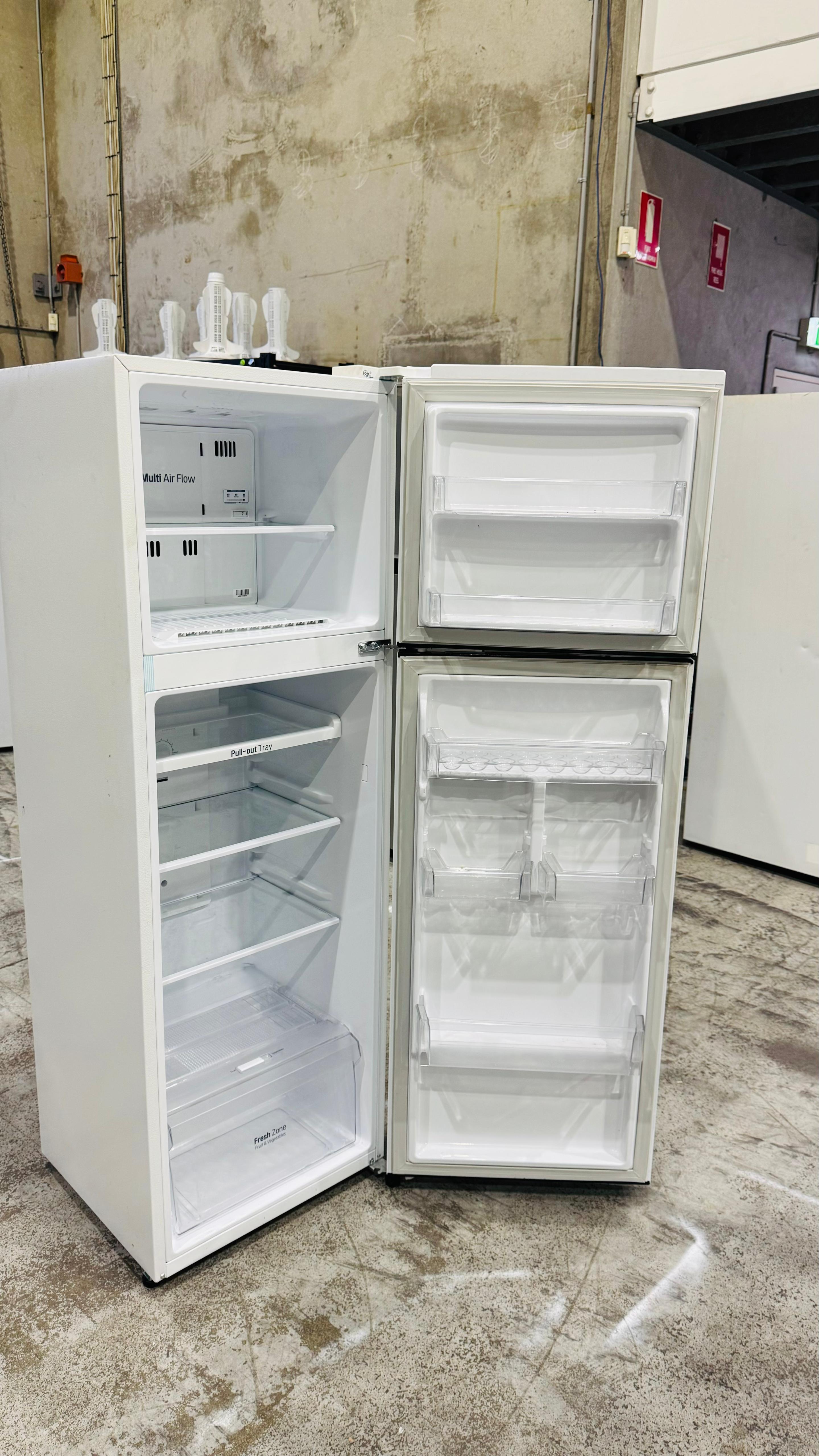 LG 279 LITRES FRIDGE FREEZER