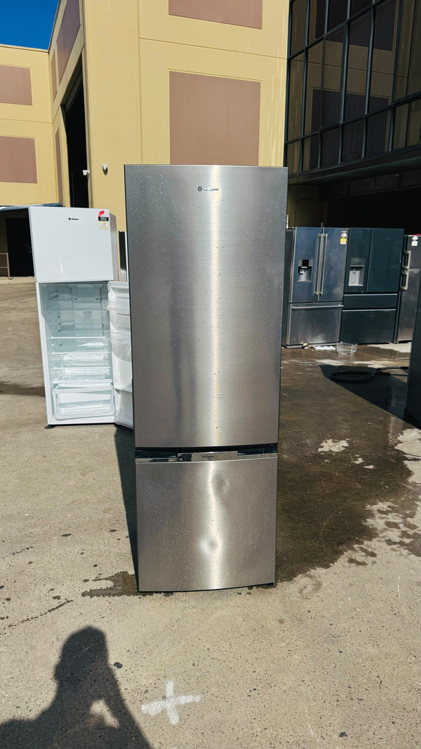 WESTINGHOUSE 370 LITRES FRIDGE FREEZER
