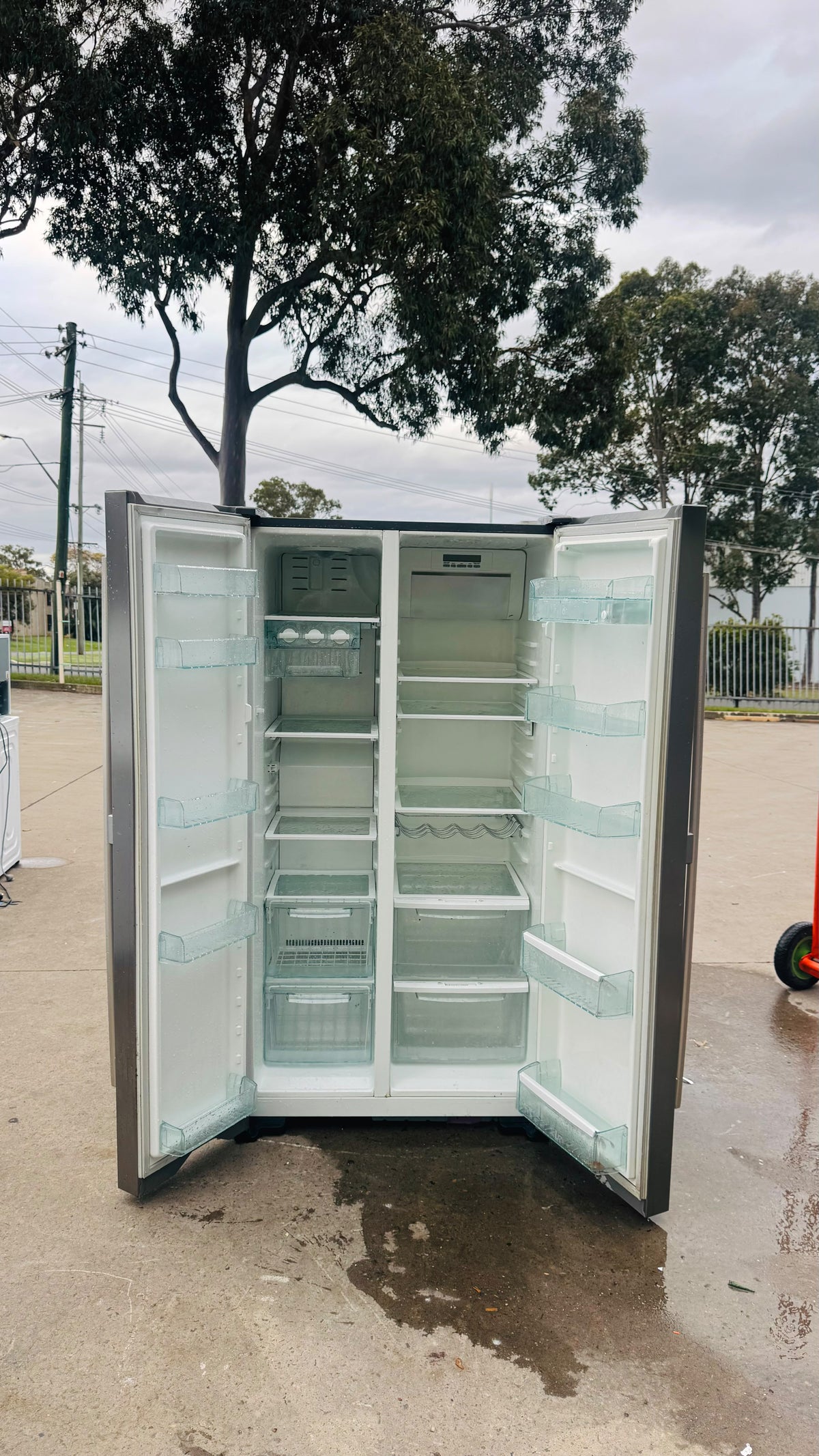 WESTINGHOUSE SIDE BY SIDE 606 LITRES FRIDGE FREEZER