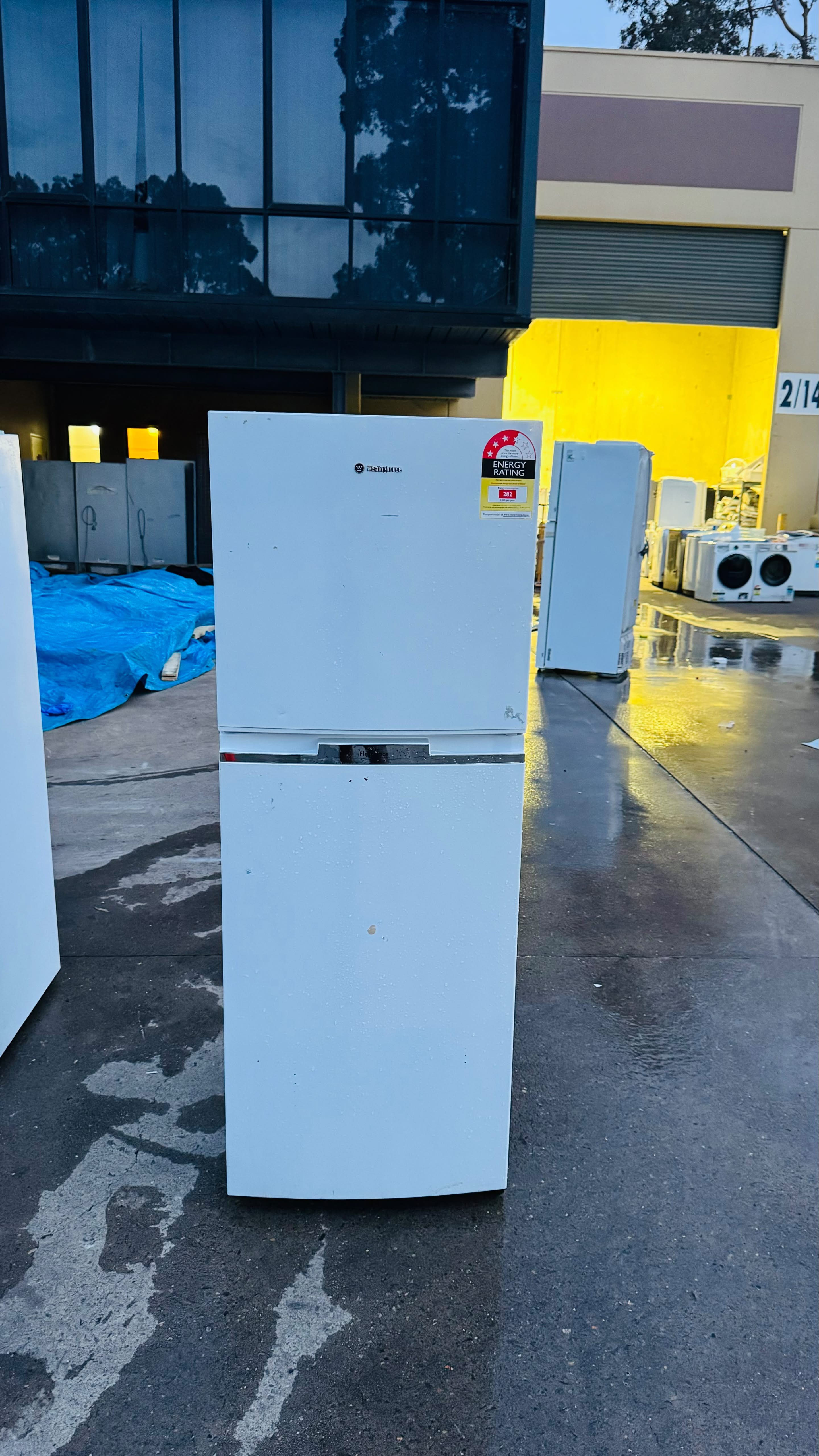 WESTINGHOUSE 245 LITRES FRIDGE FREEZER