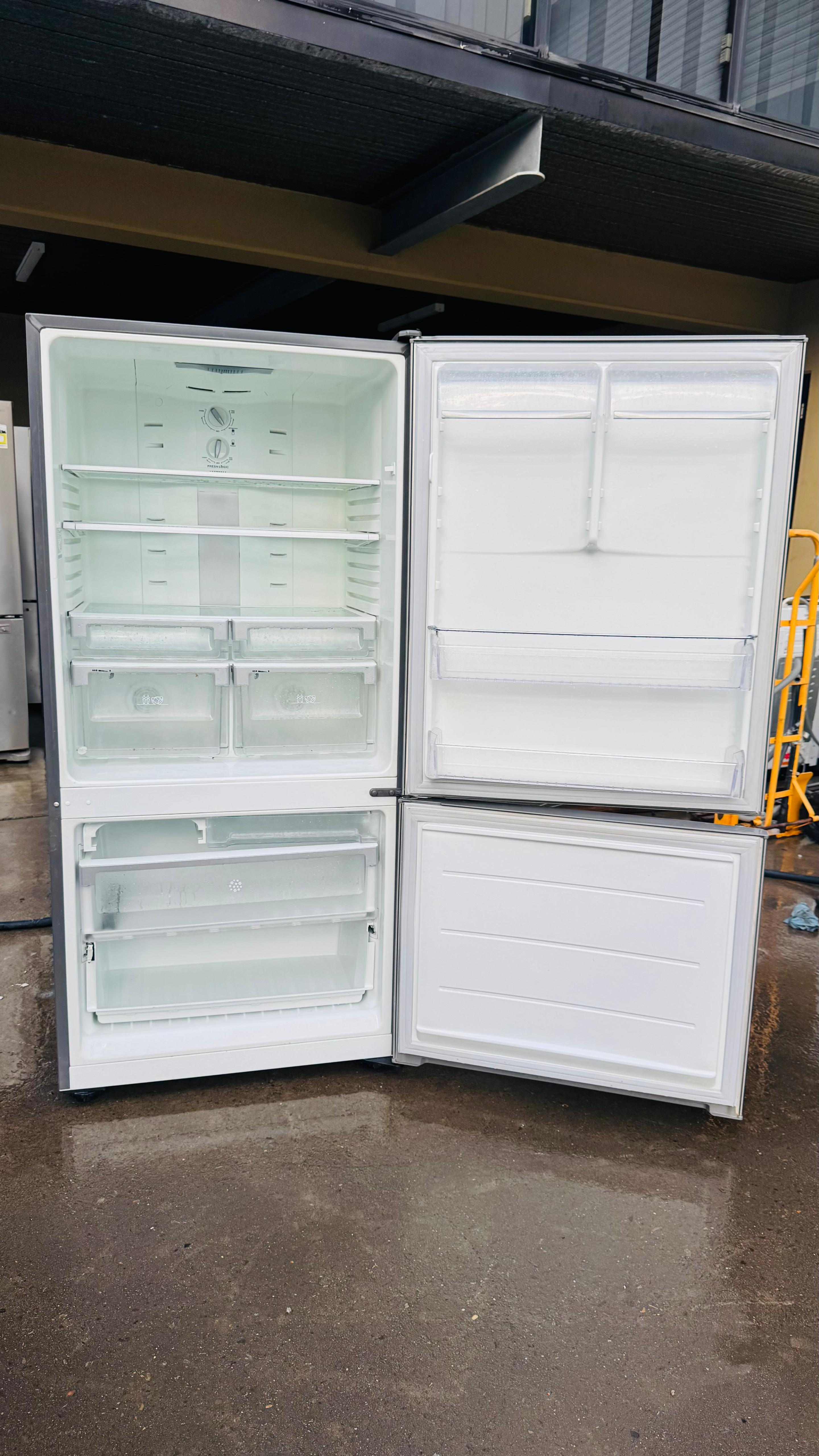 ELECTROLUX 510 LITRES FRIDGE FREEZER