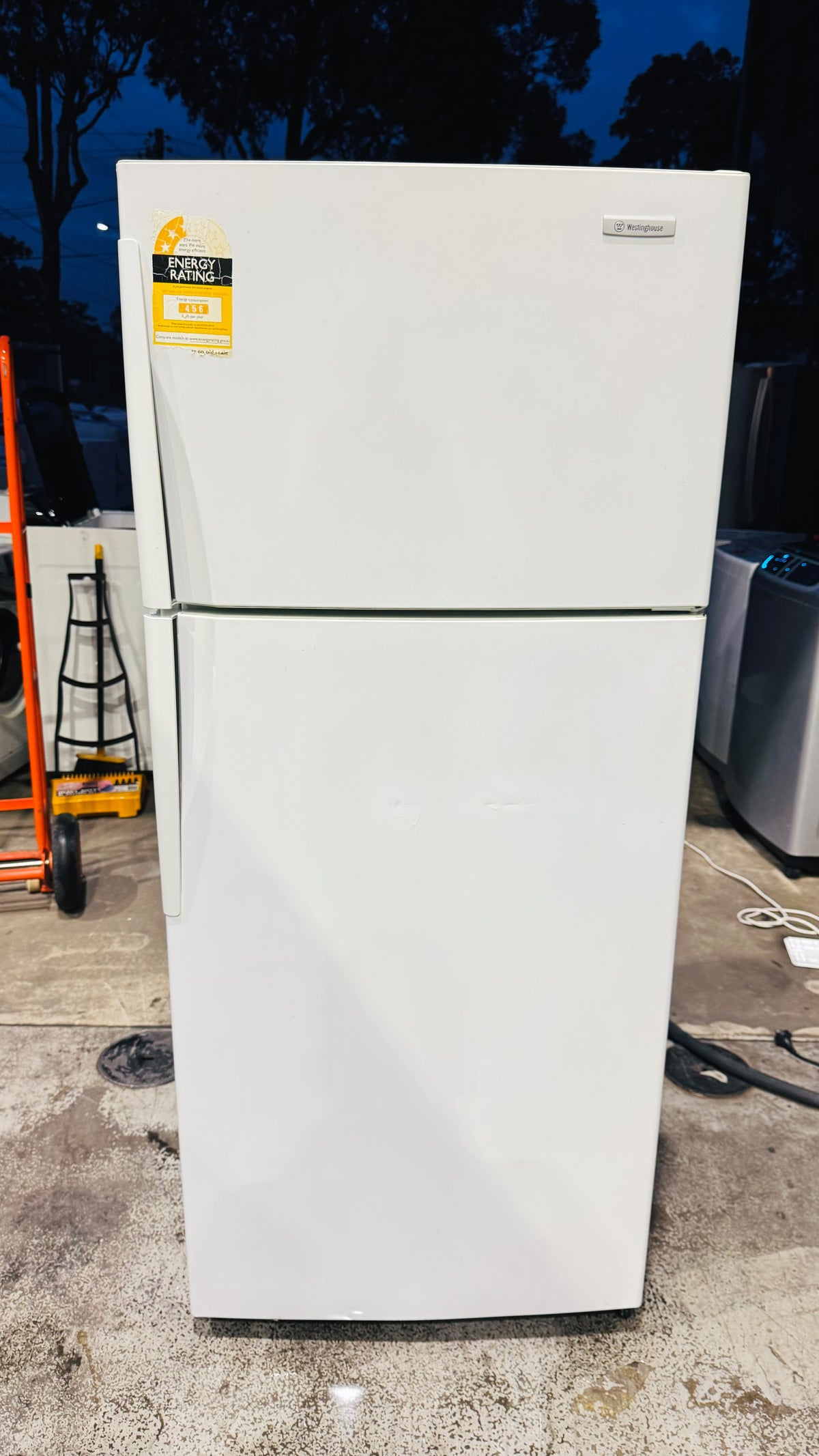 WESTINGHOUSE 420 LITRES FRIDGE FREEZER