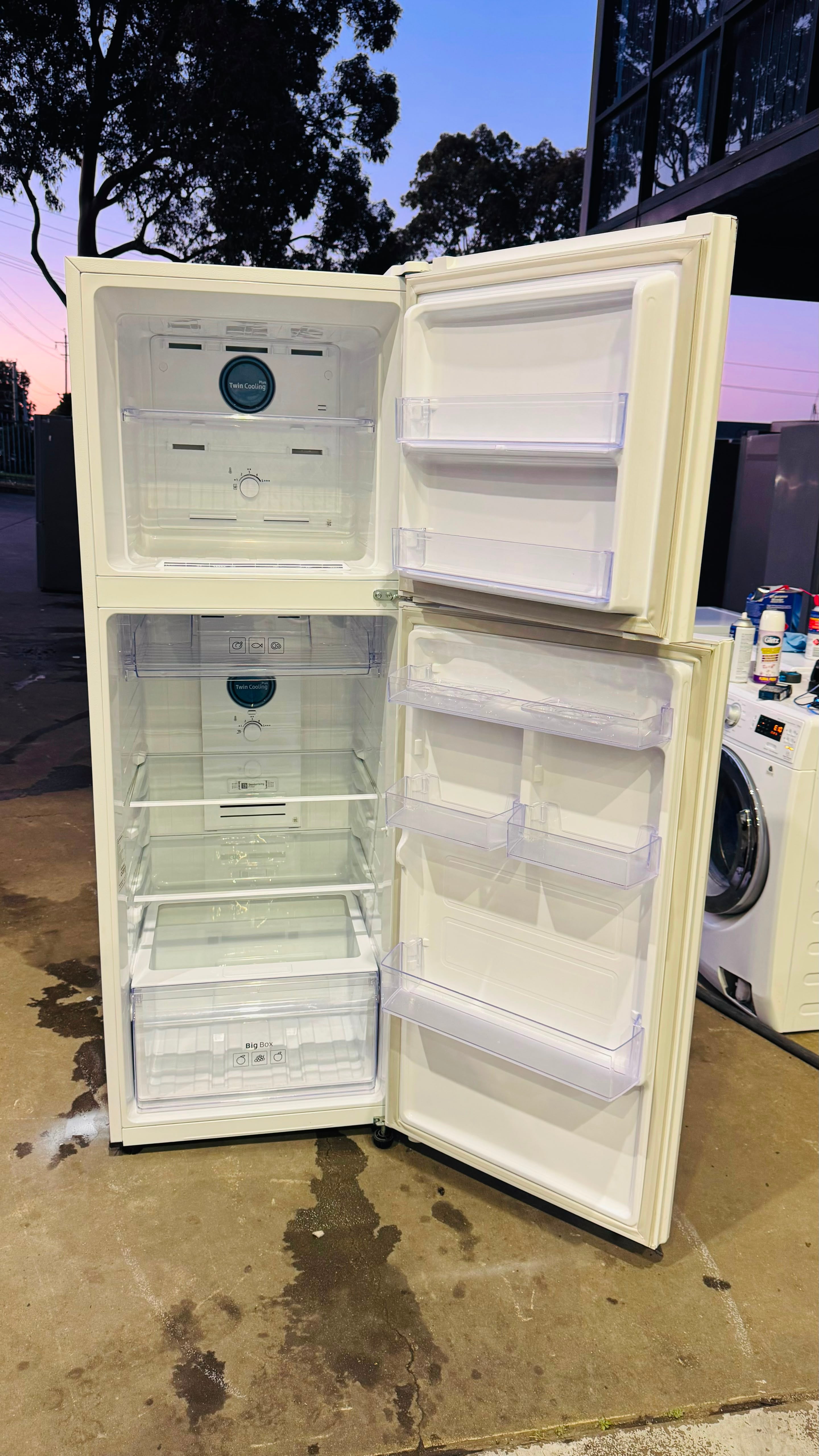 SAMSUNG 343 LITRES FRIDGE FREEZER