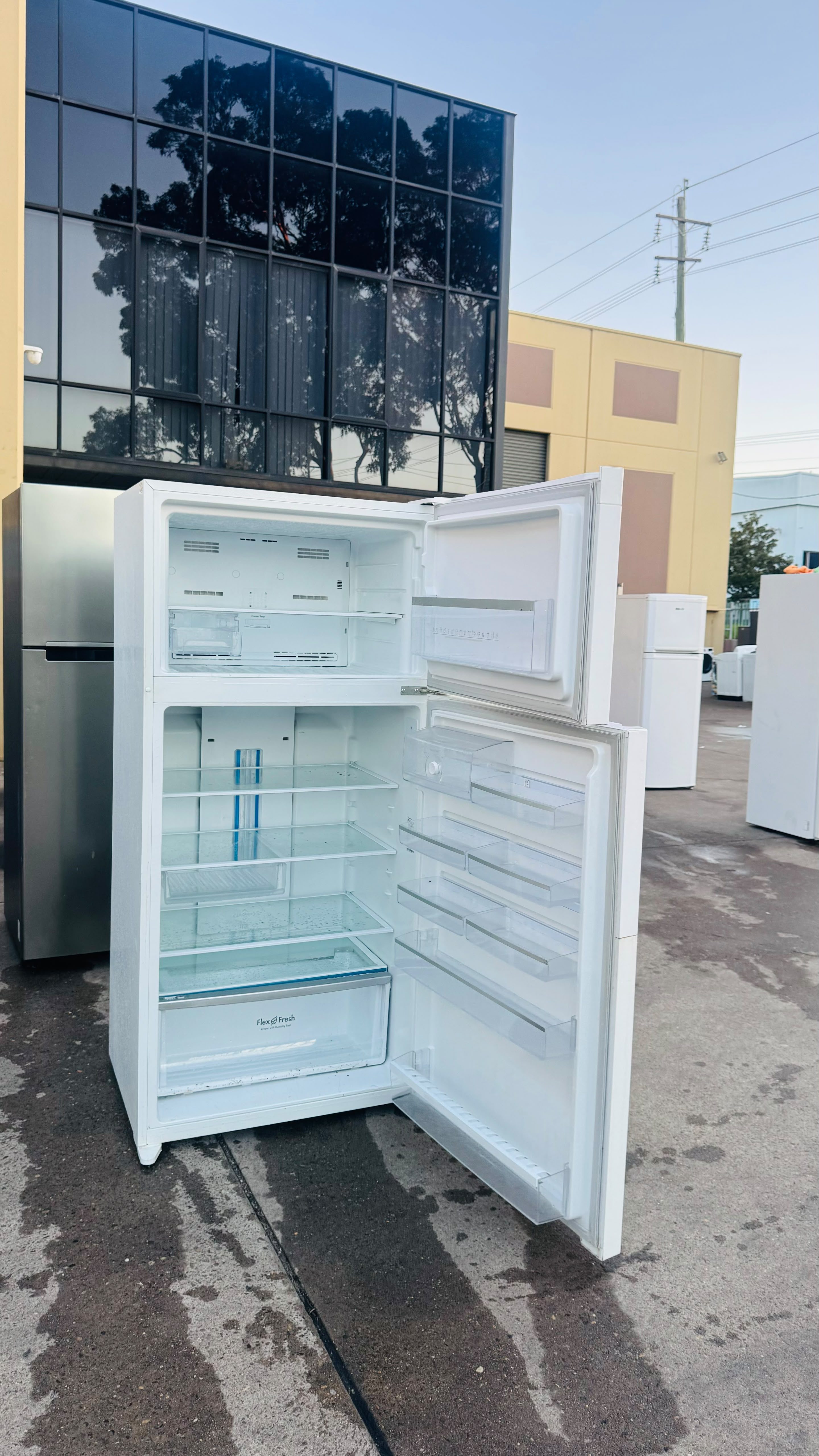 WESTINGHOUSE 538 LITRES FRIDGE FREEZER