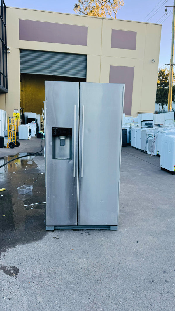 FISHER AND PAYKEL 611 LITRES FRIDGE FREEZER