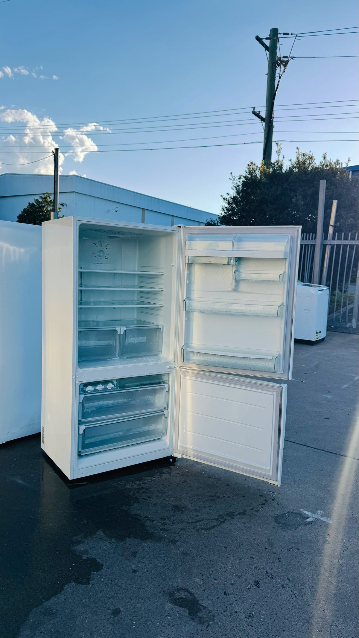 WESTINGHOUSE 510 LITRES FRIDGE FREEZER