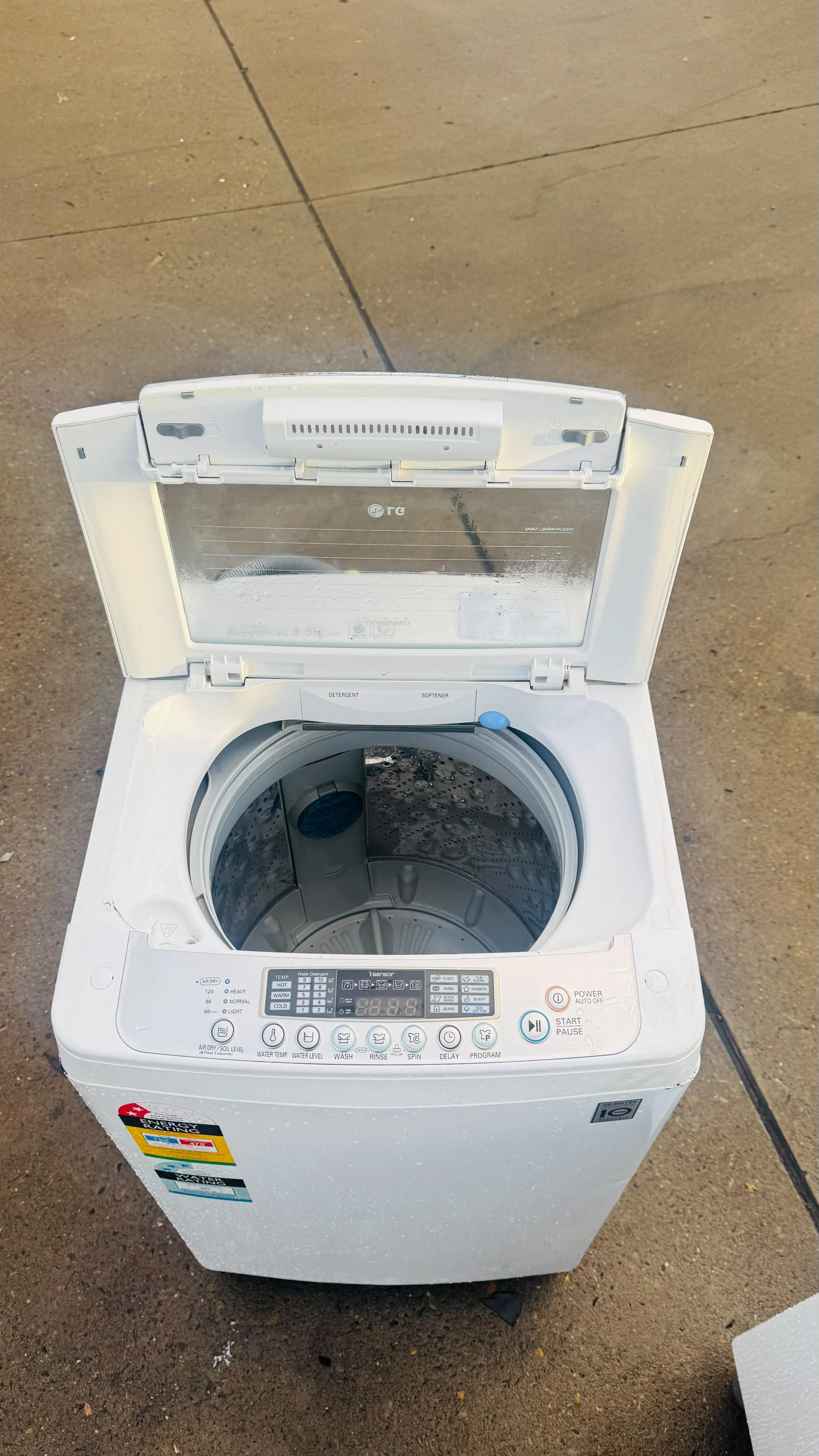 LG 5.5KGS TOP LOADER WASHING MACHINE