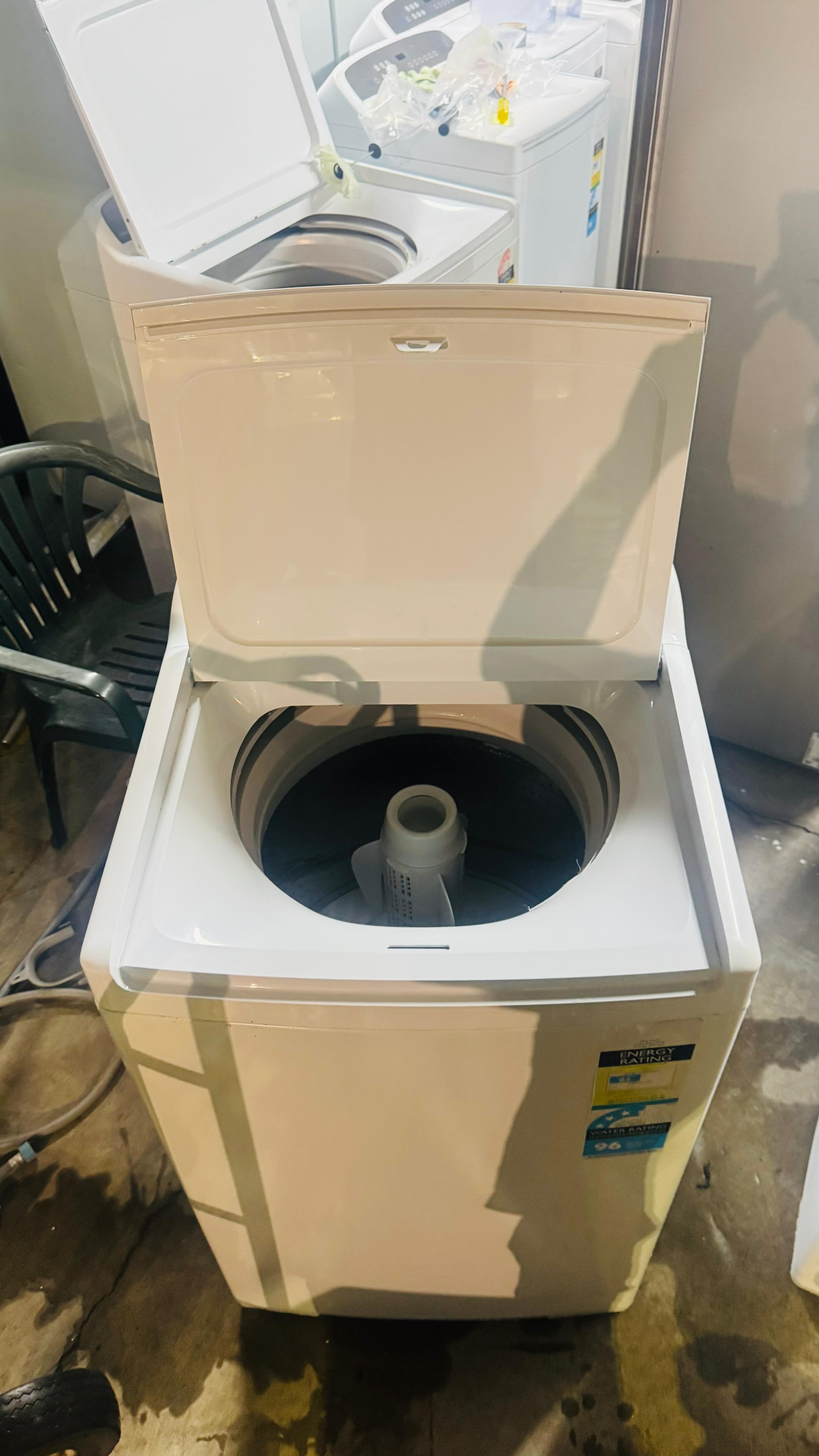 FISHER AND PAYKEL 8.5 KGS TOP LOADER WASHING MACHINE