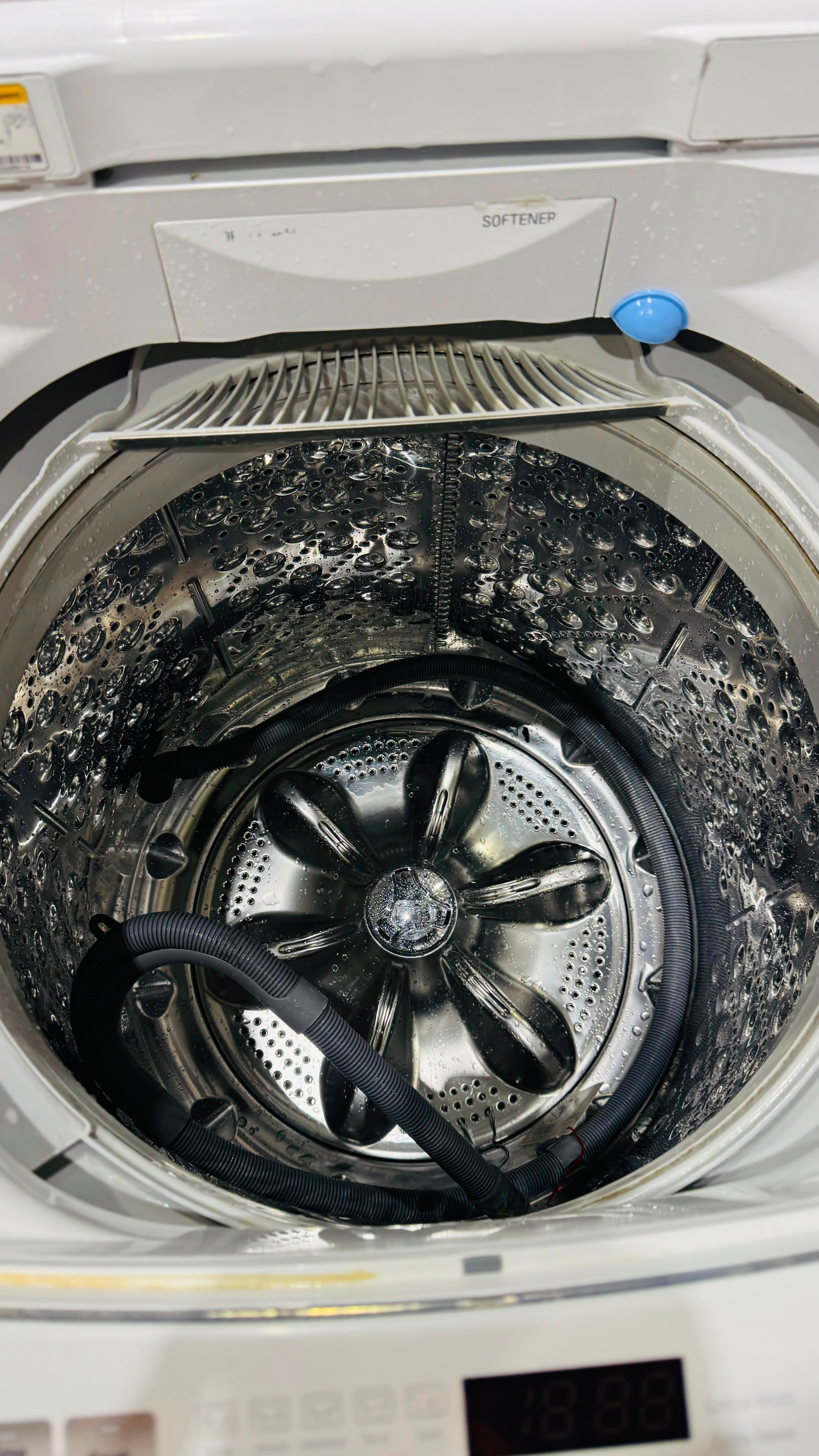 LG 7.5KGS TOP LOADER WASHING MACHINE