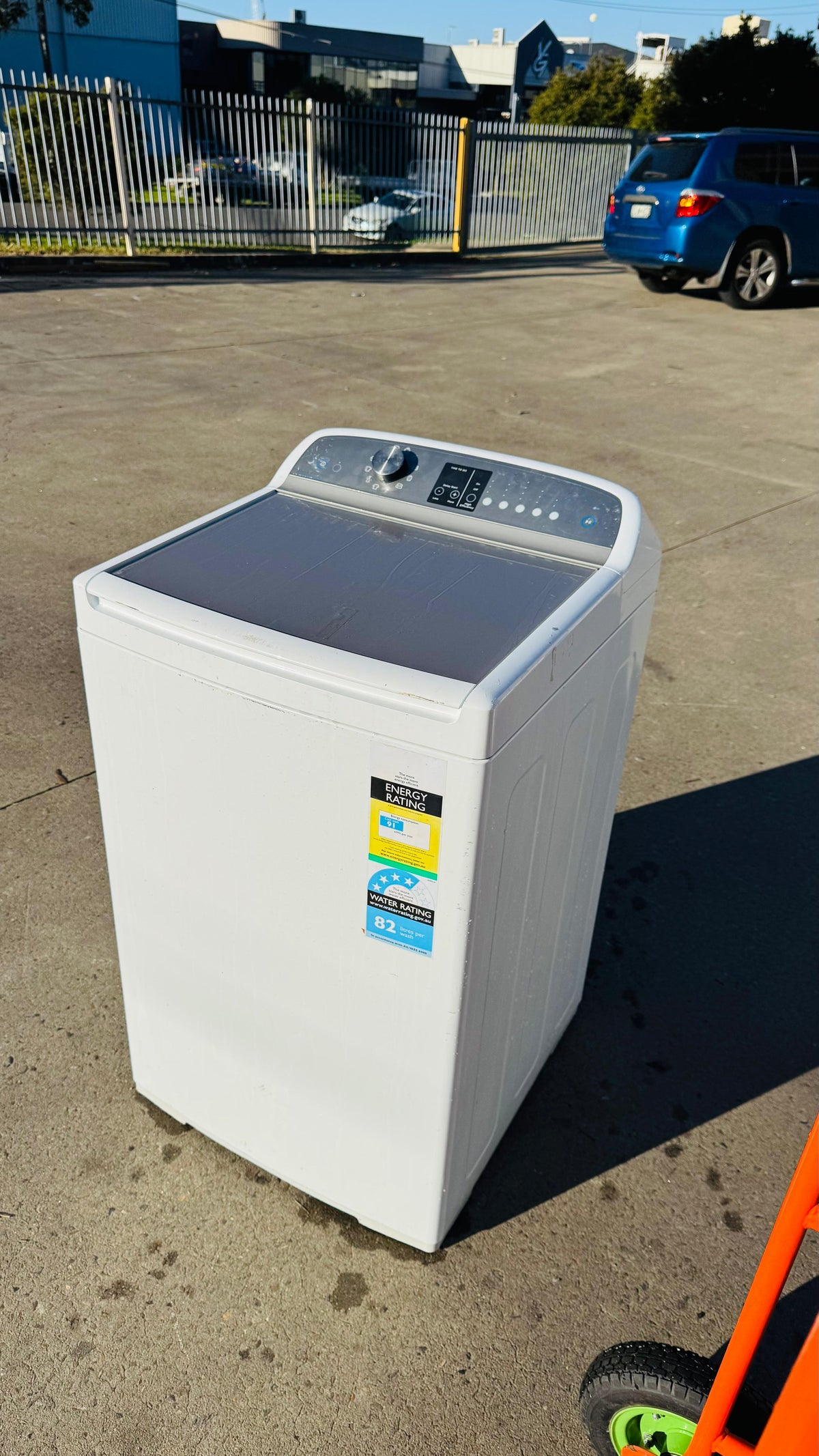 FISHER AND PAYKEL 8KGS TOP LOADER WASHING MACHINE
