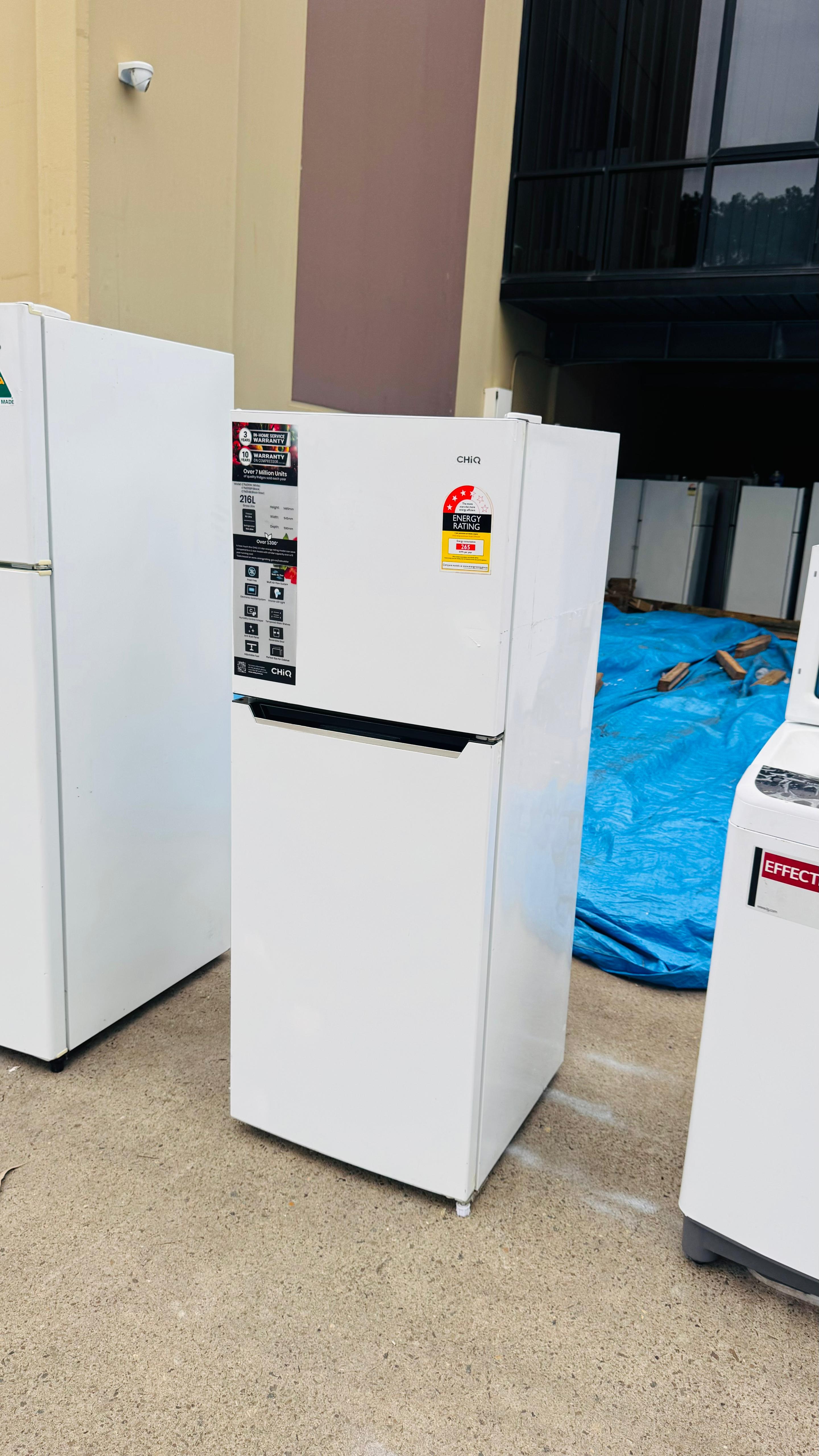 CHIQ 216 LITRES FRIDGE FREEZER