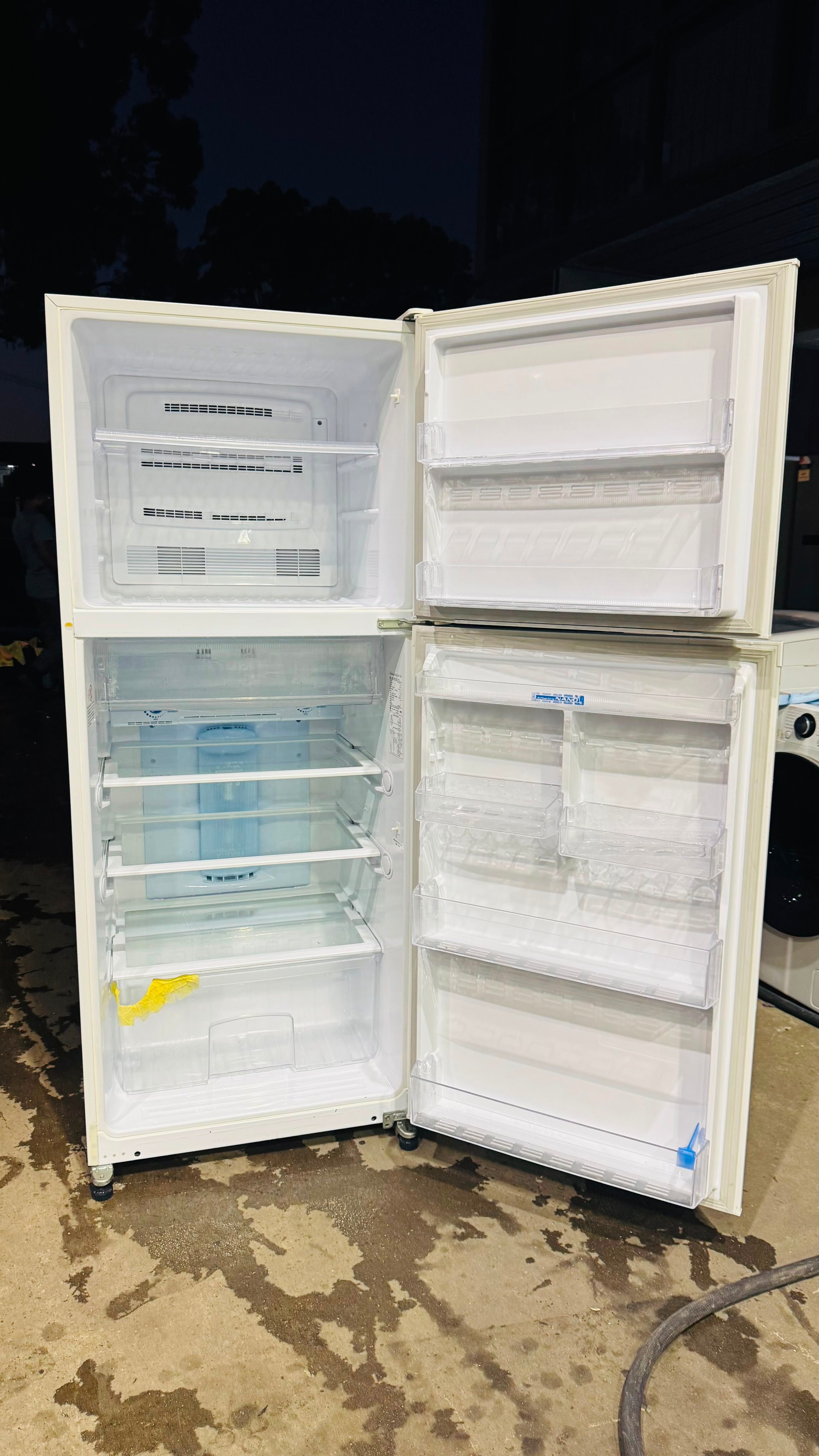 MITSUBUSHI 420 LITRES FRIDGE FREEZER