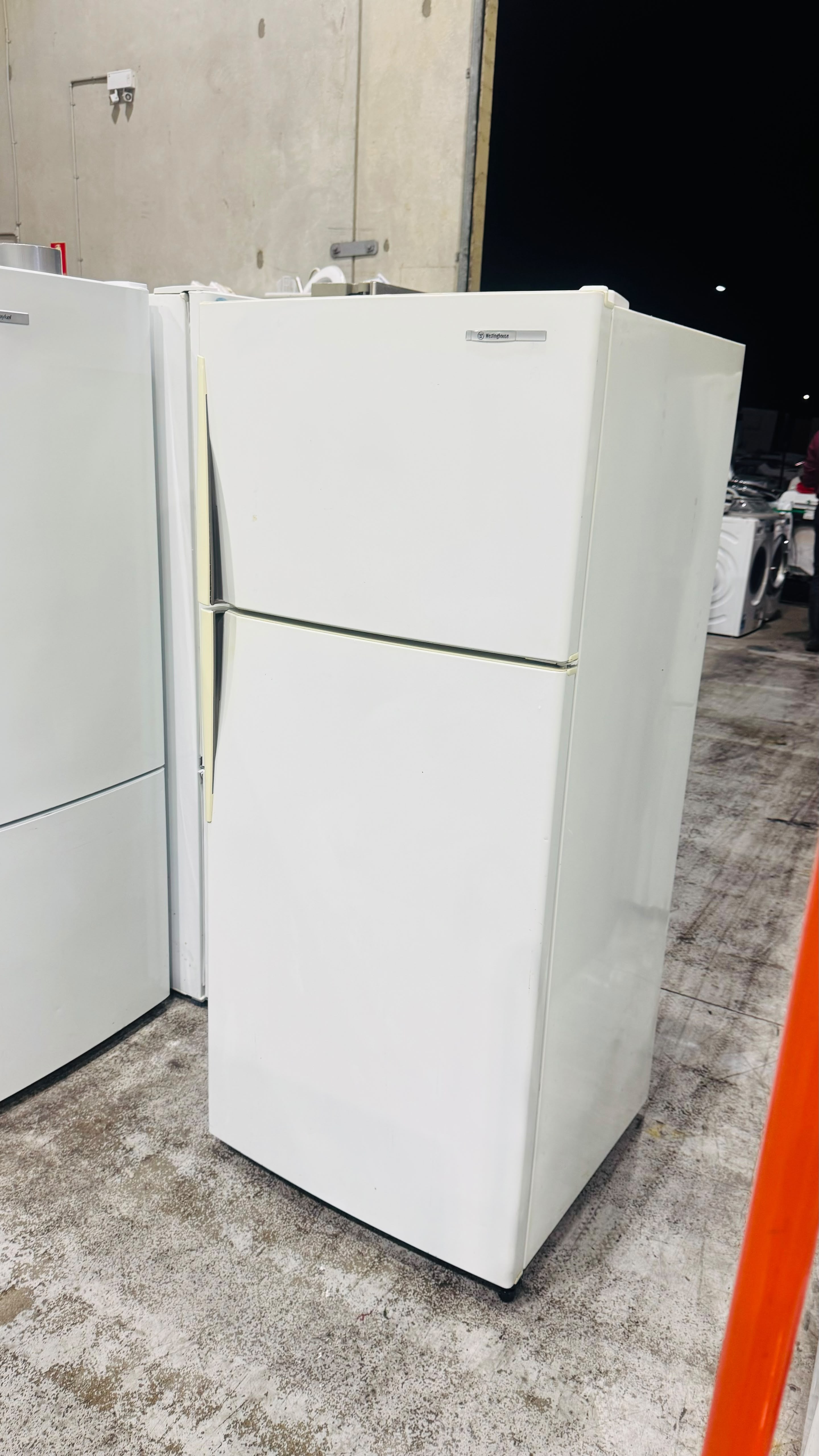 WESTINGHOUSE 420 LITRES FRIDGE FREEZER