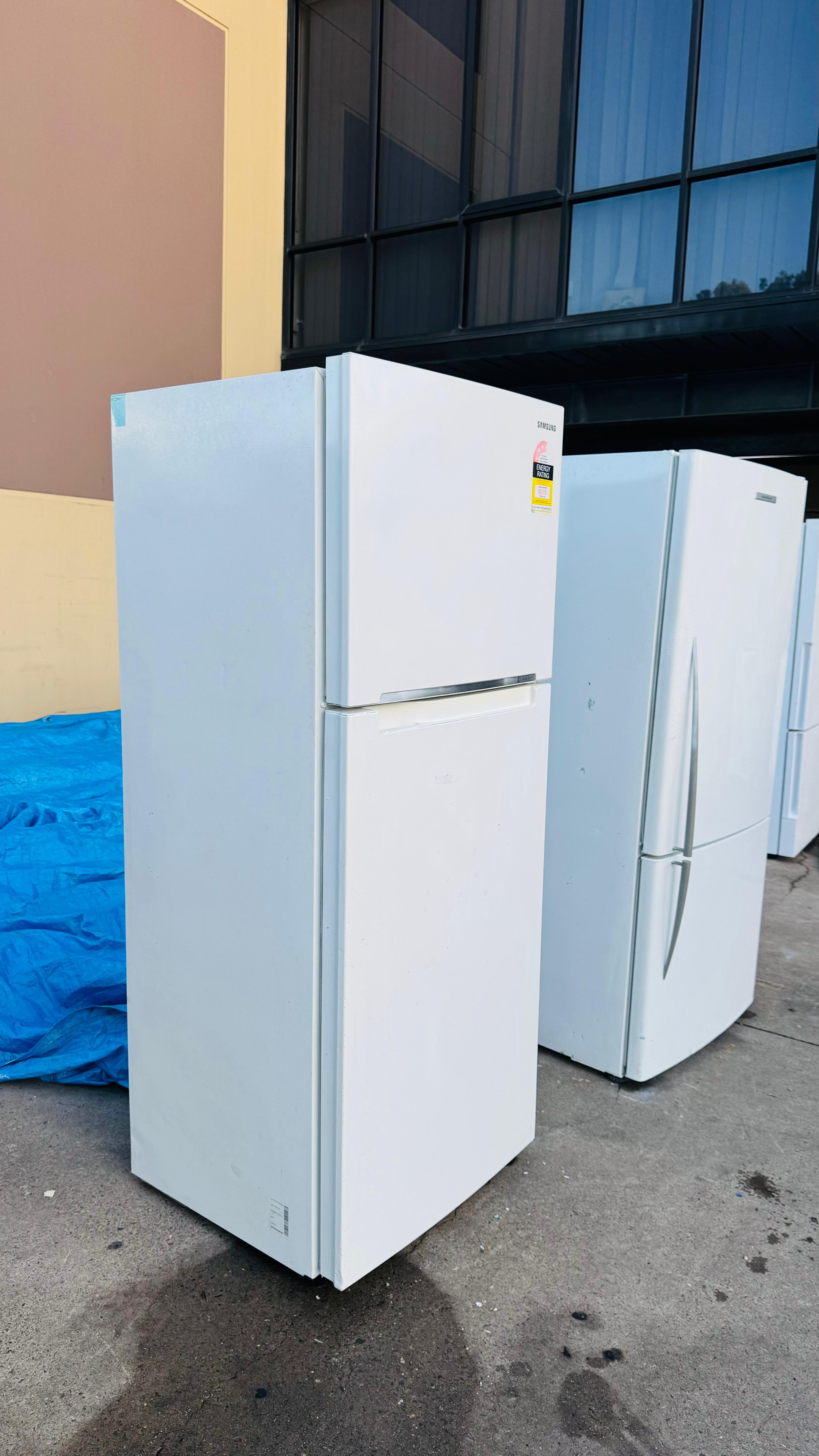 SAMSUNG 393 LITRES FRIDGE FREEZER
