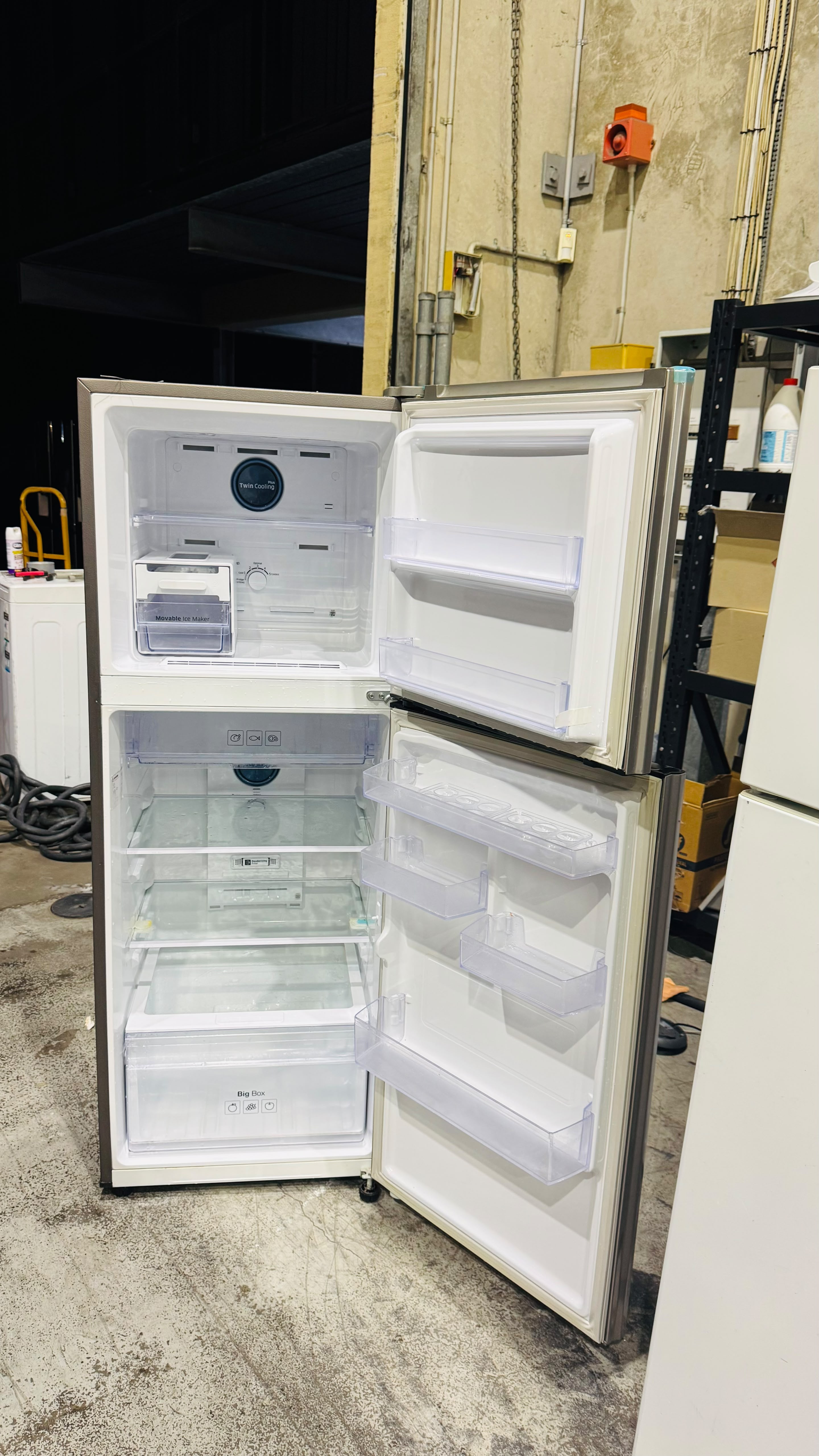 SAMSUNG 320 LITRES FRIDGE FREEZER