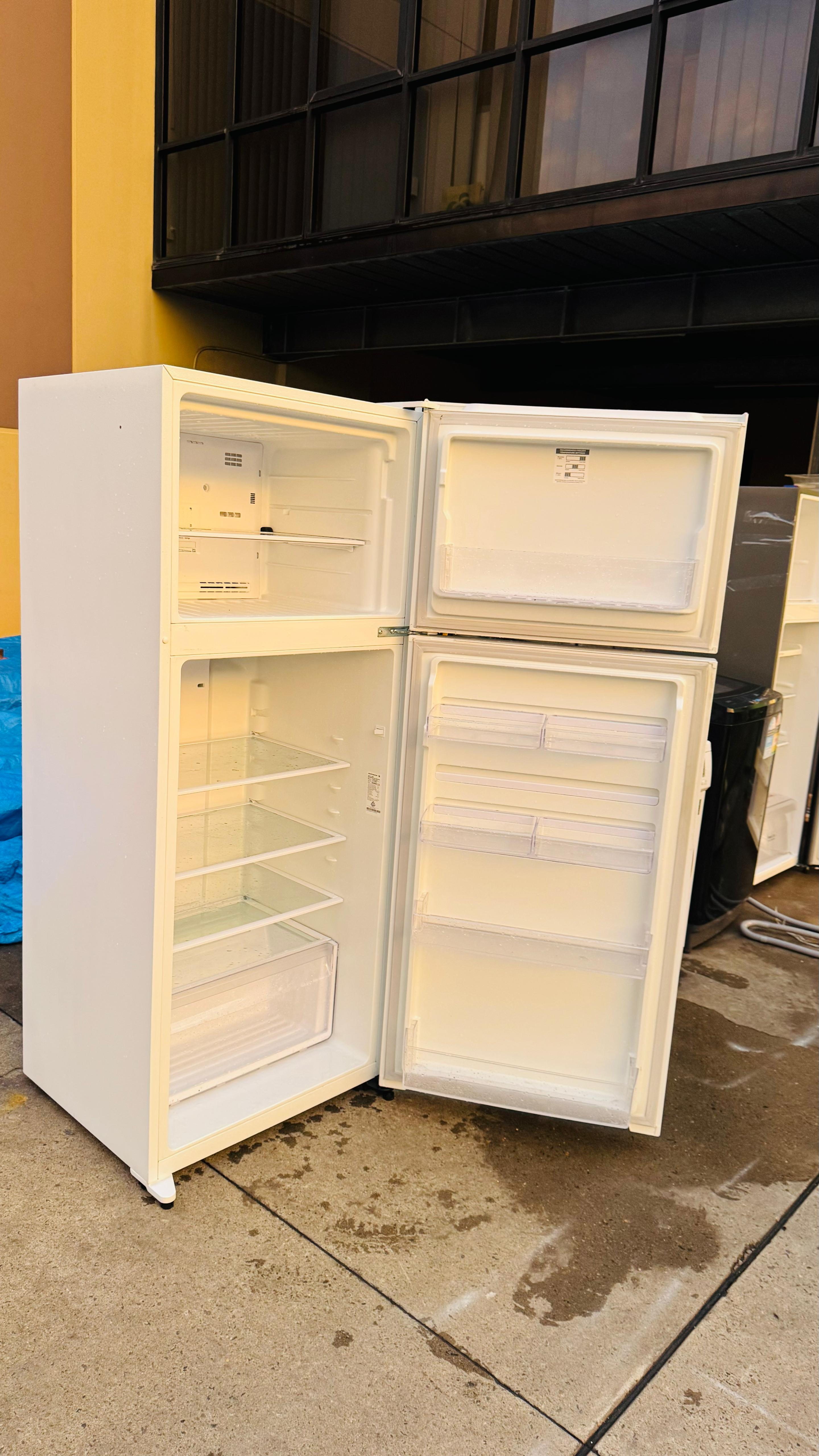 KELVINATOR 461 LITRES FRIDGE FREEZER