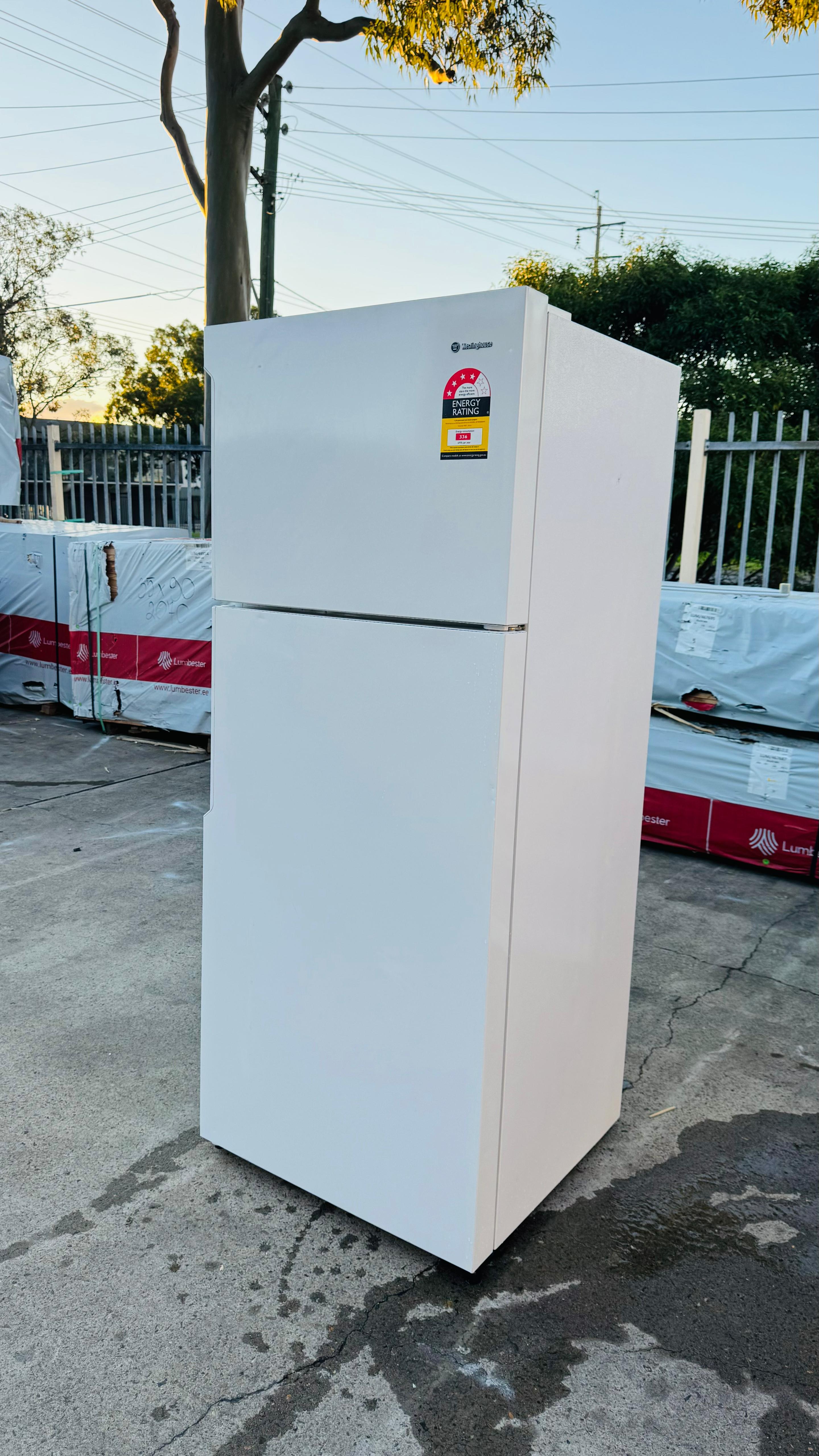 WESTINGHOUSE 461 LITRES FRIDGE FREEZER