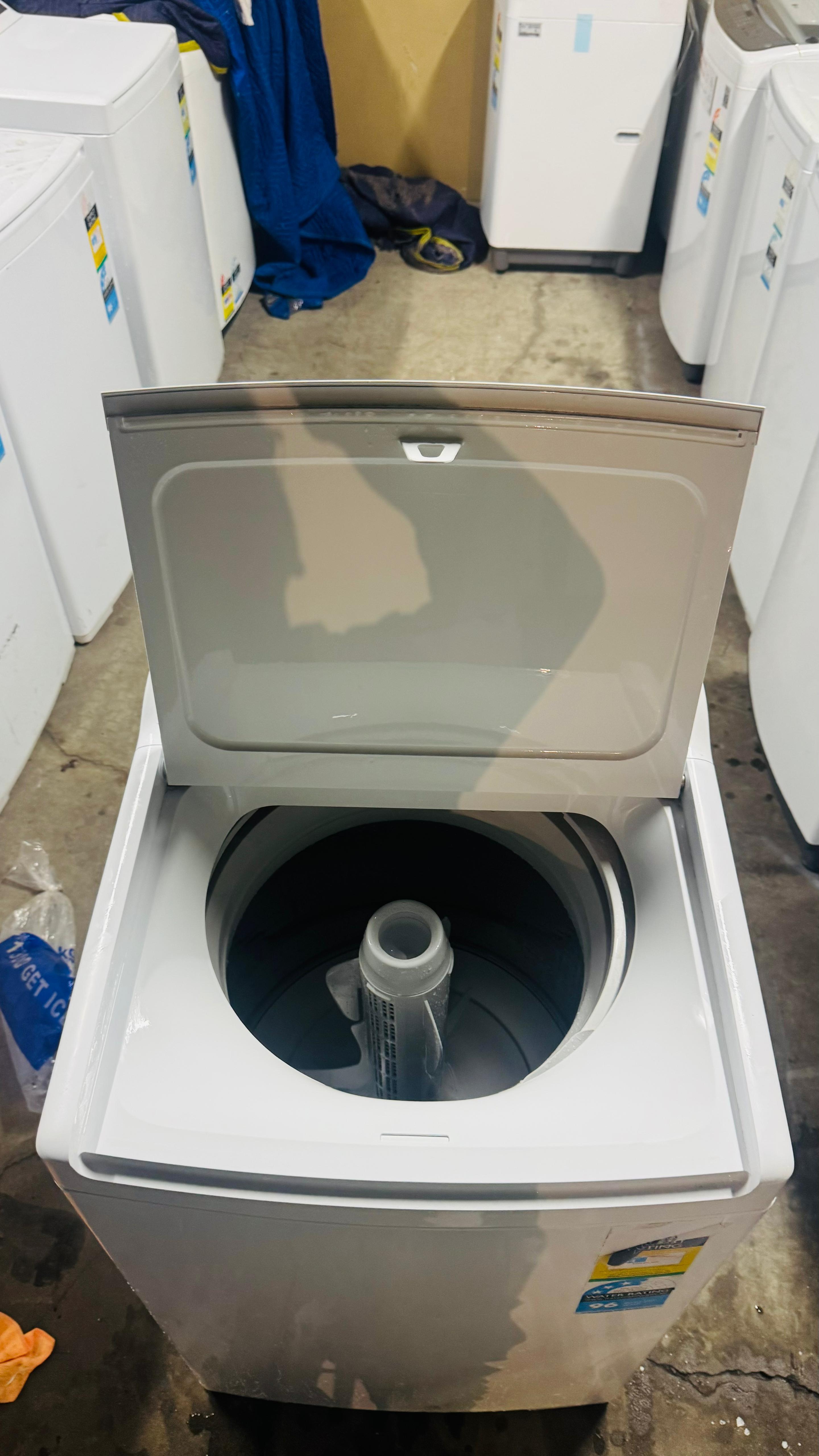 FISHER AND PAYKEL 8.5KGS TOP LOADER WASHING MACHINE