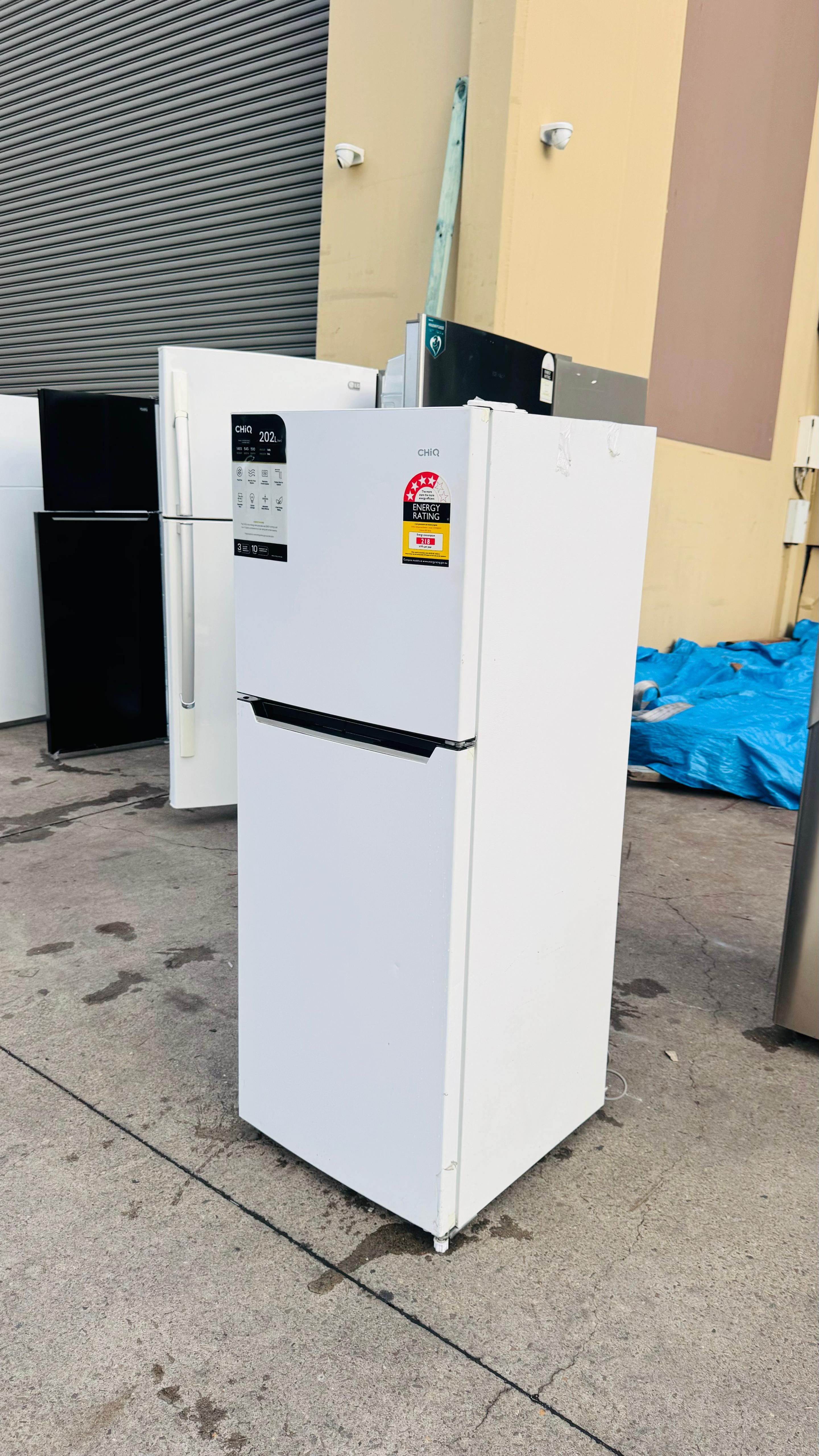 CHIQ 202 LITRES FRIDGE FREEZER