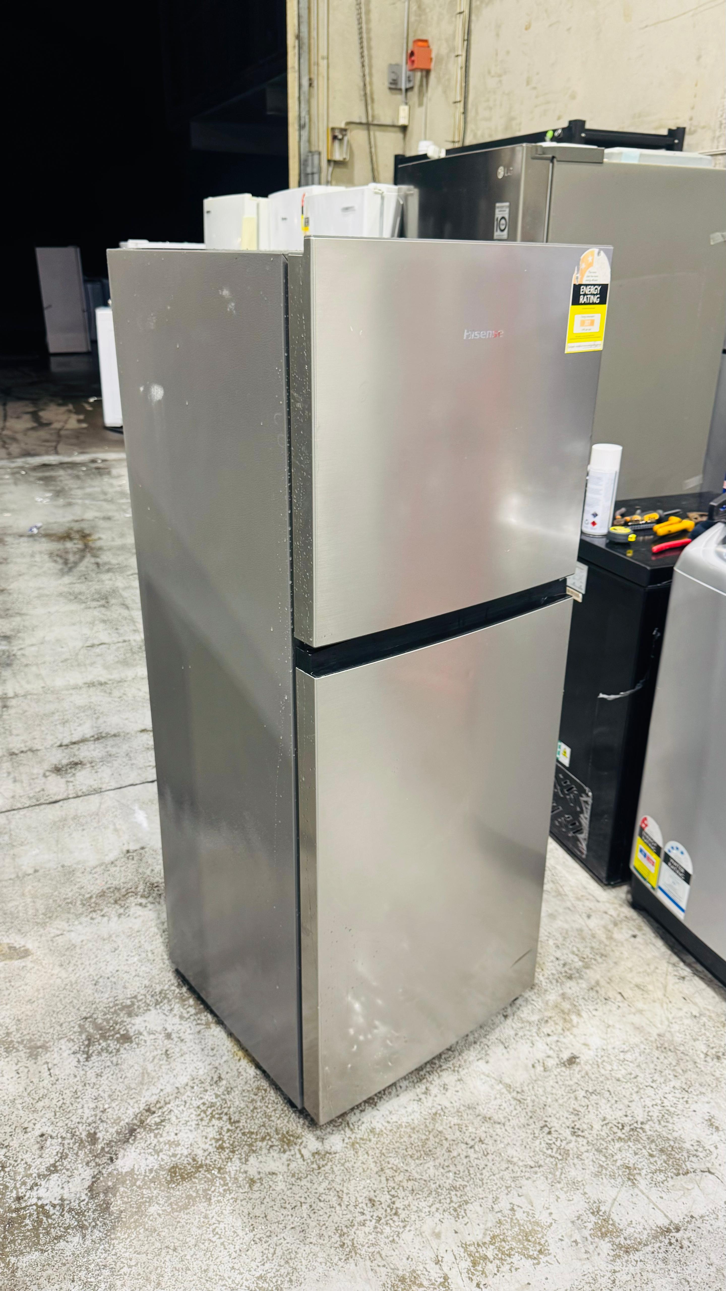 HISENSE 223 LITRES FRIDGE FREEZER