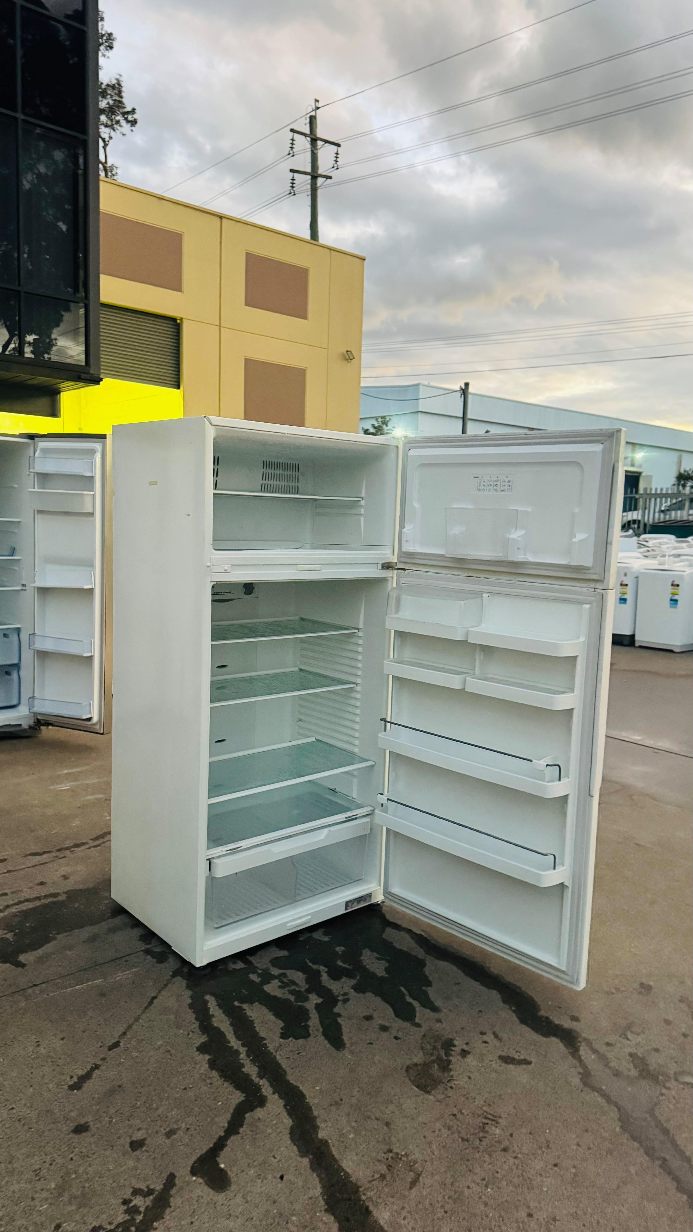 FISHER AND PAYKEL 519 LITRES FRIDGE FREEZER