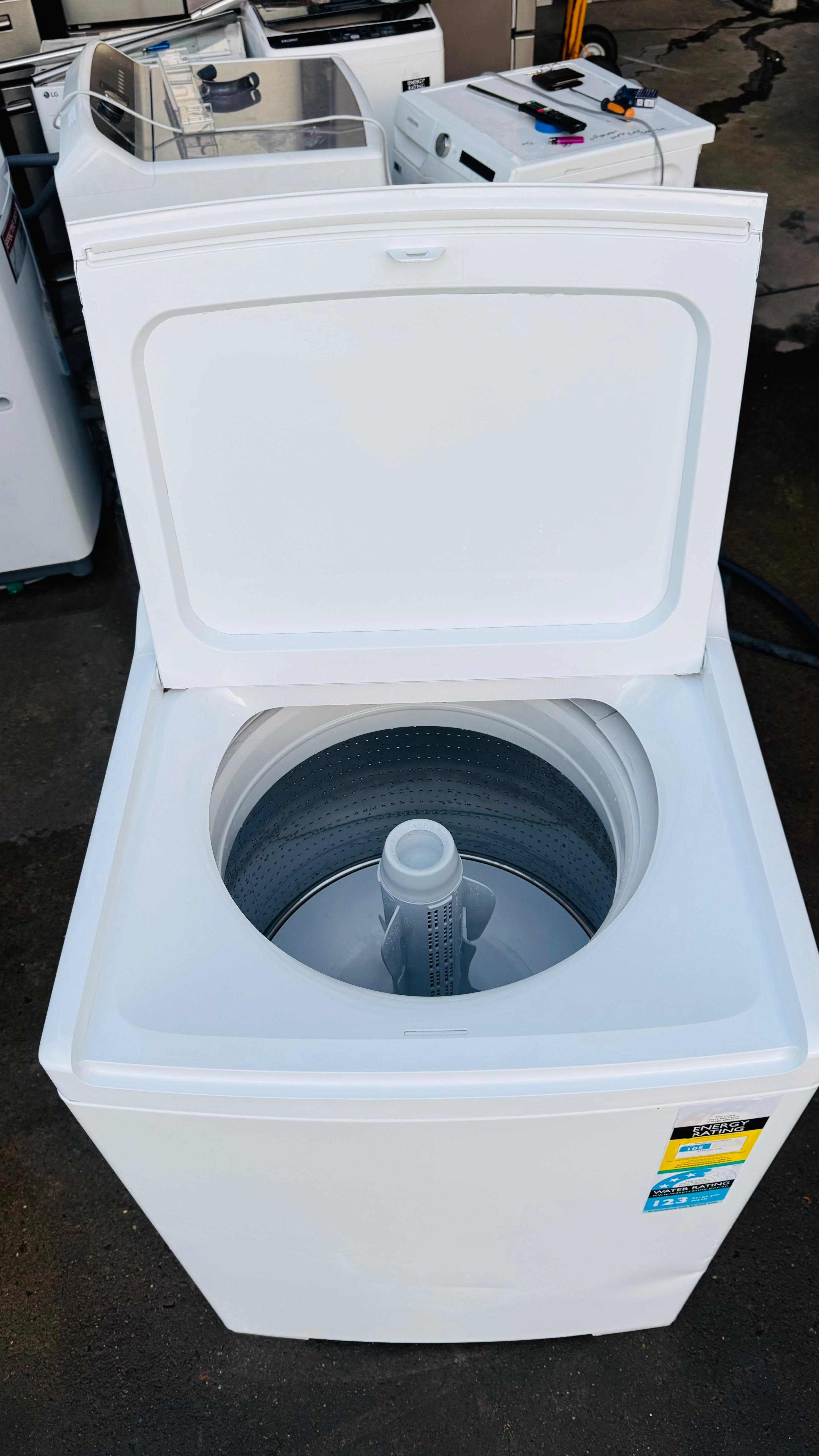 FISHER AND PAYKEL 10KGS TOP LOADER WASHING MACHINE