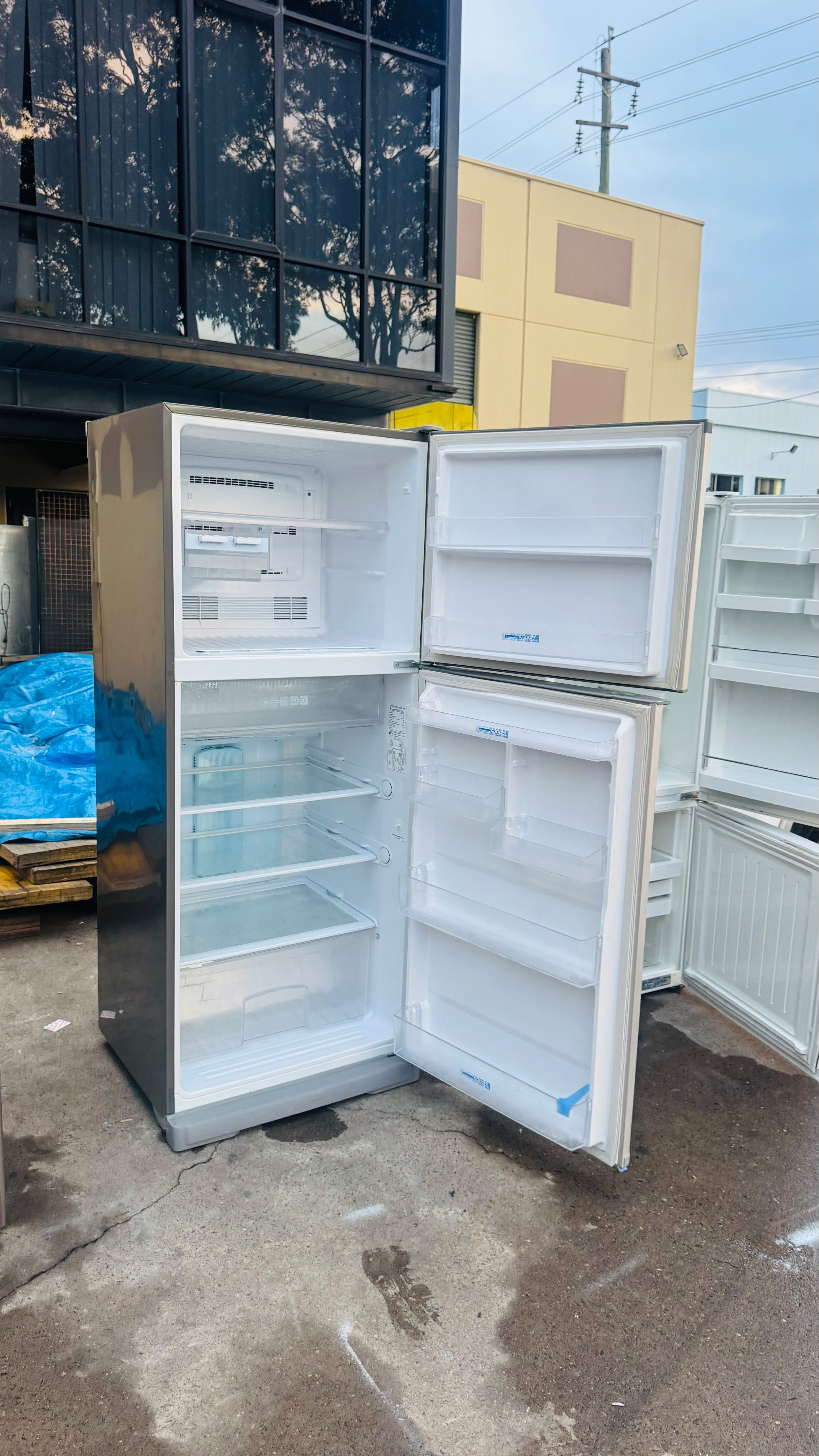MITSUBUSHI 420 LITRES FRIDGE FREEZER