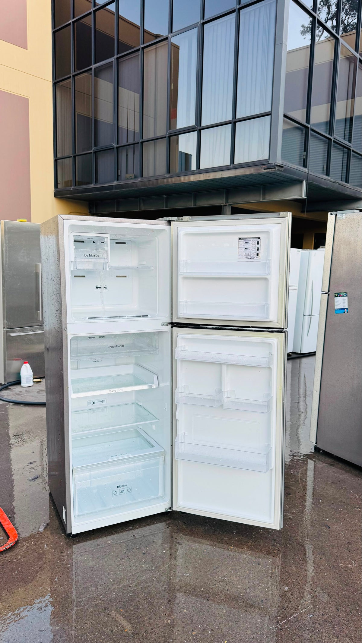 SAMSUNG 320 LITRES FRIDGE FREEZER