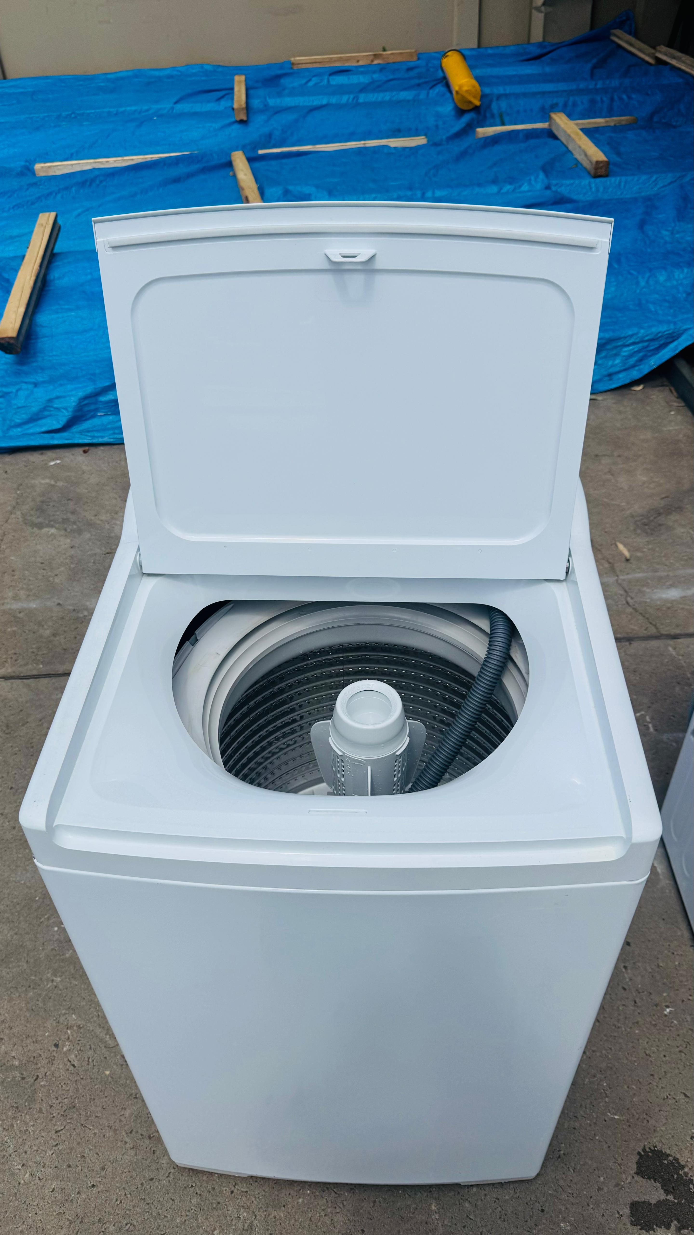 FISHER AND PAYKEL 7KGS TOP LOADER WASHING MACHINE