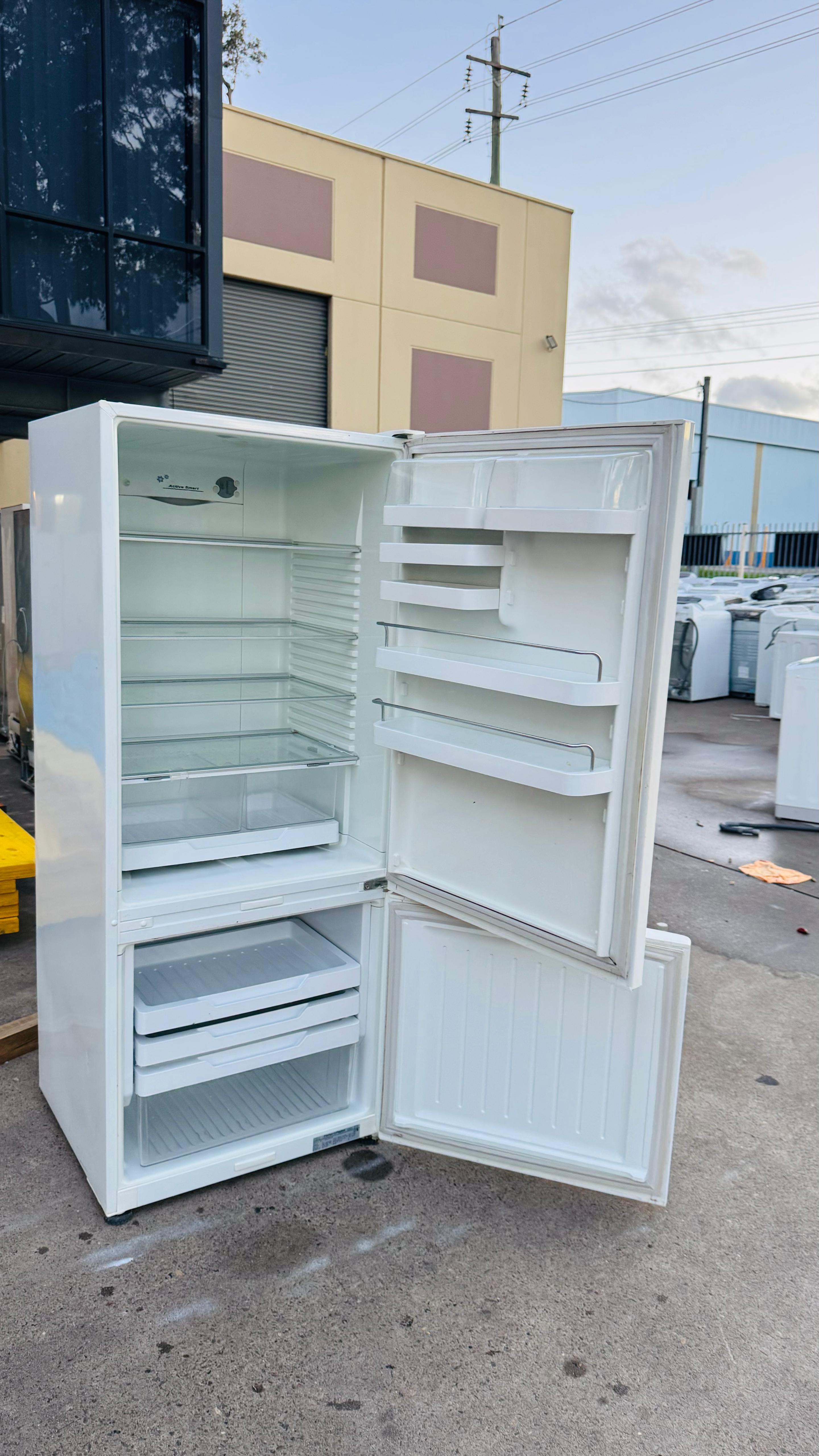 FISHER AND PAYKEL 442 LITRES FRIDGE FREEZER