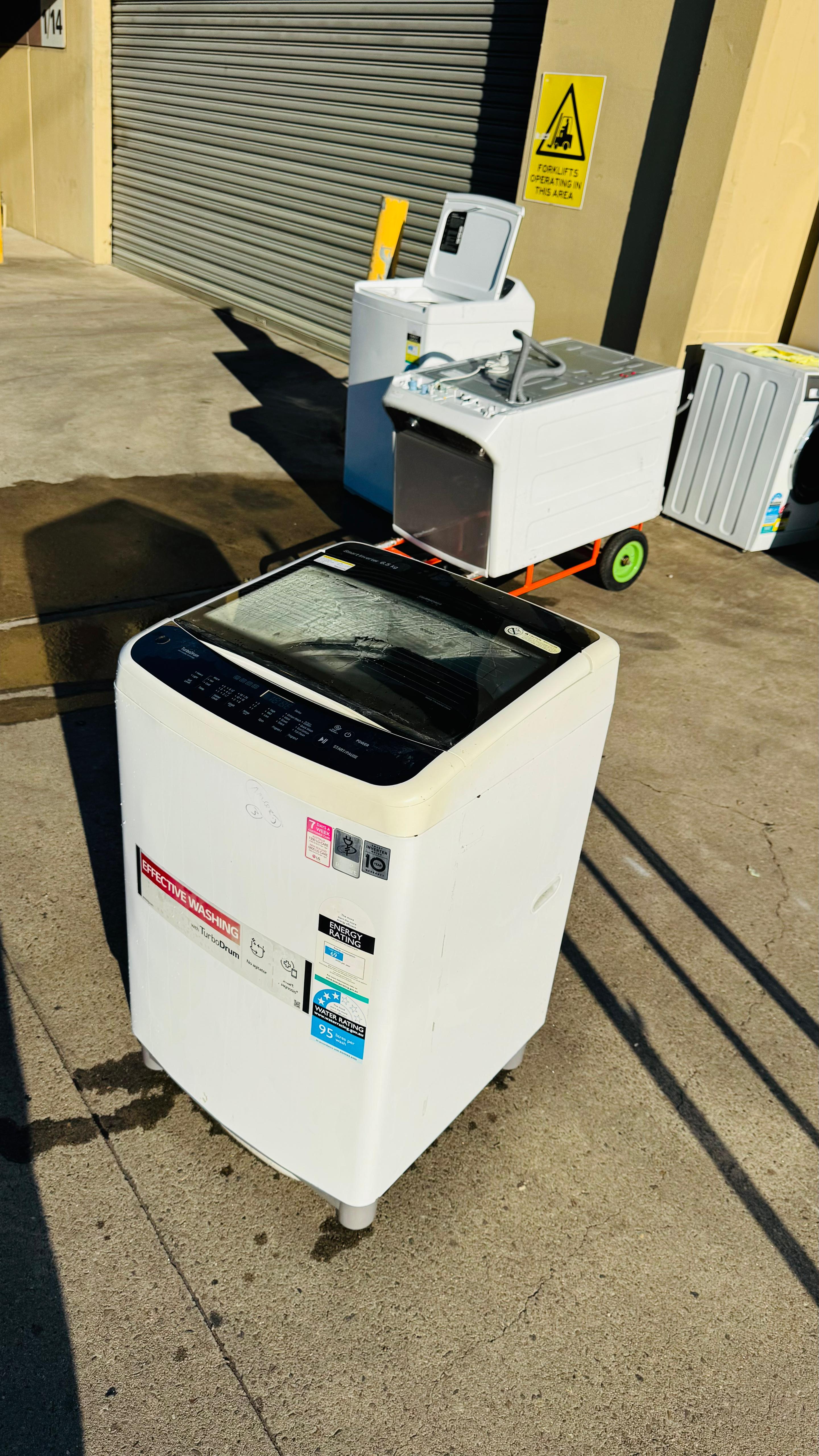 LG 6.5KGS TOP LOADER WASHING MACHINE