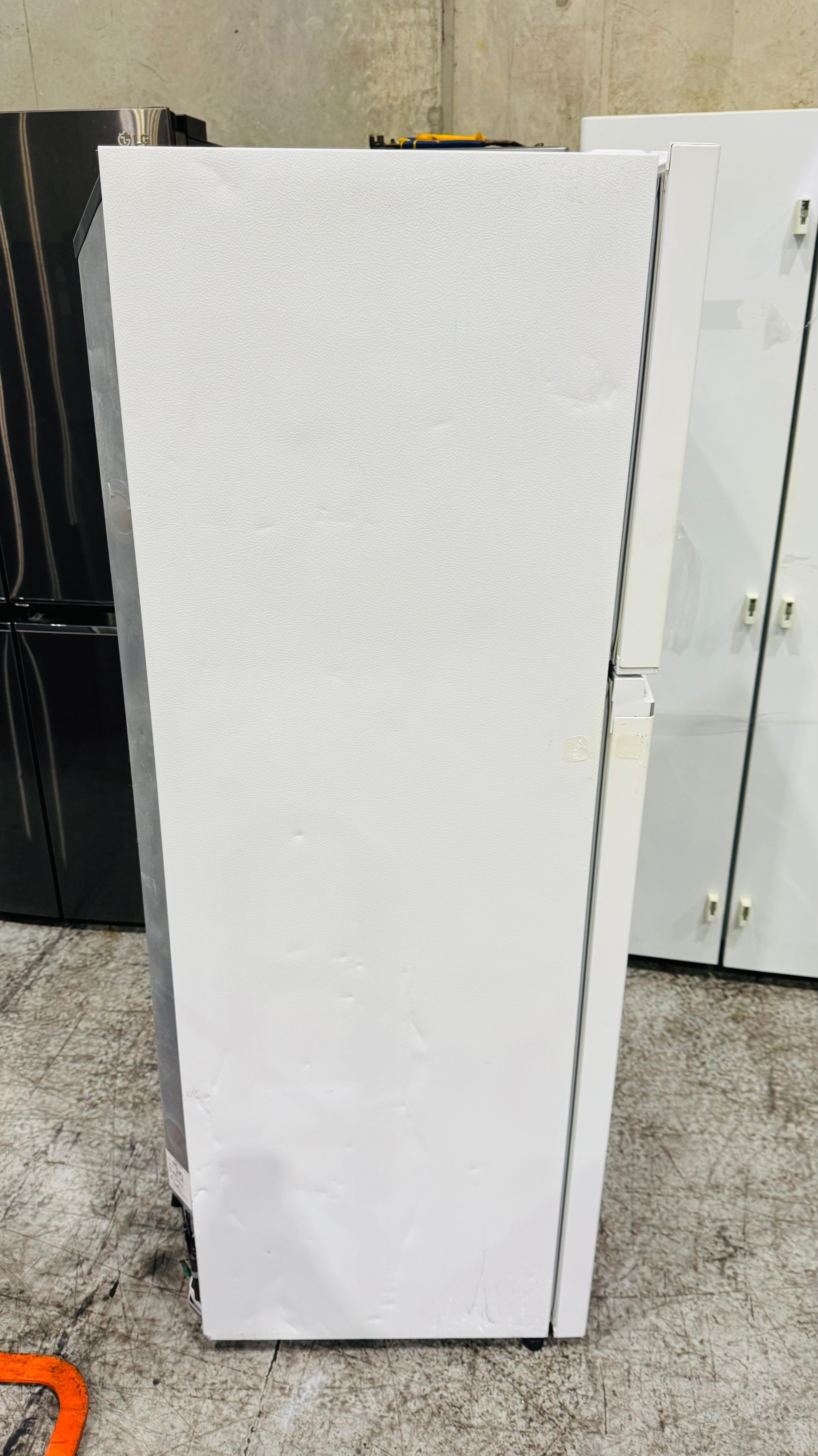 WESTINGHOUSE 339 LITRES FRIDGE FREEZER