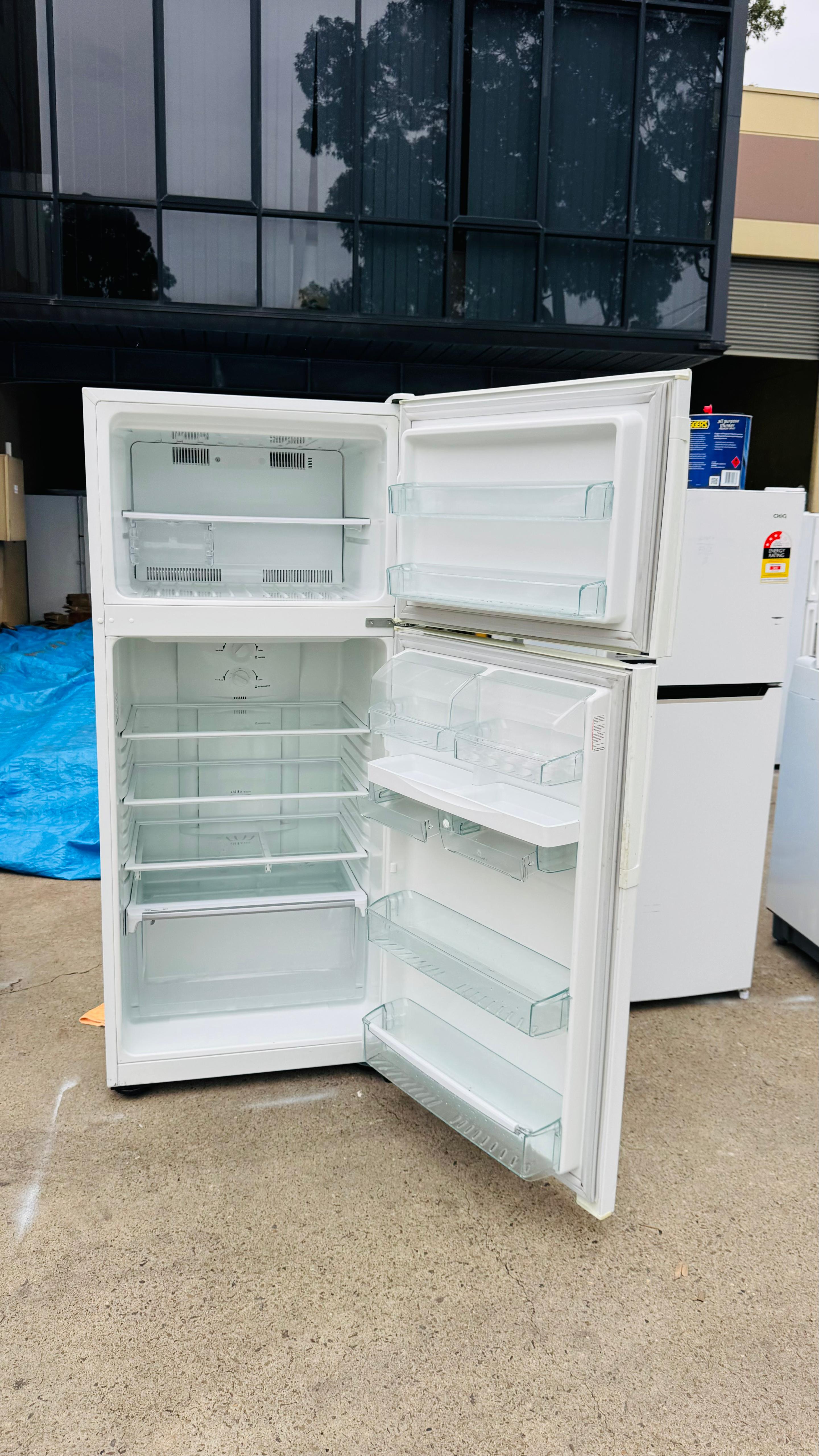 WESTINGHOUSE 420 LITRES FRIDGE FREEZER