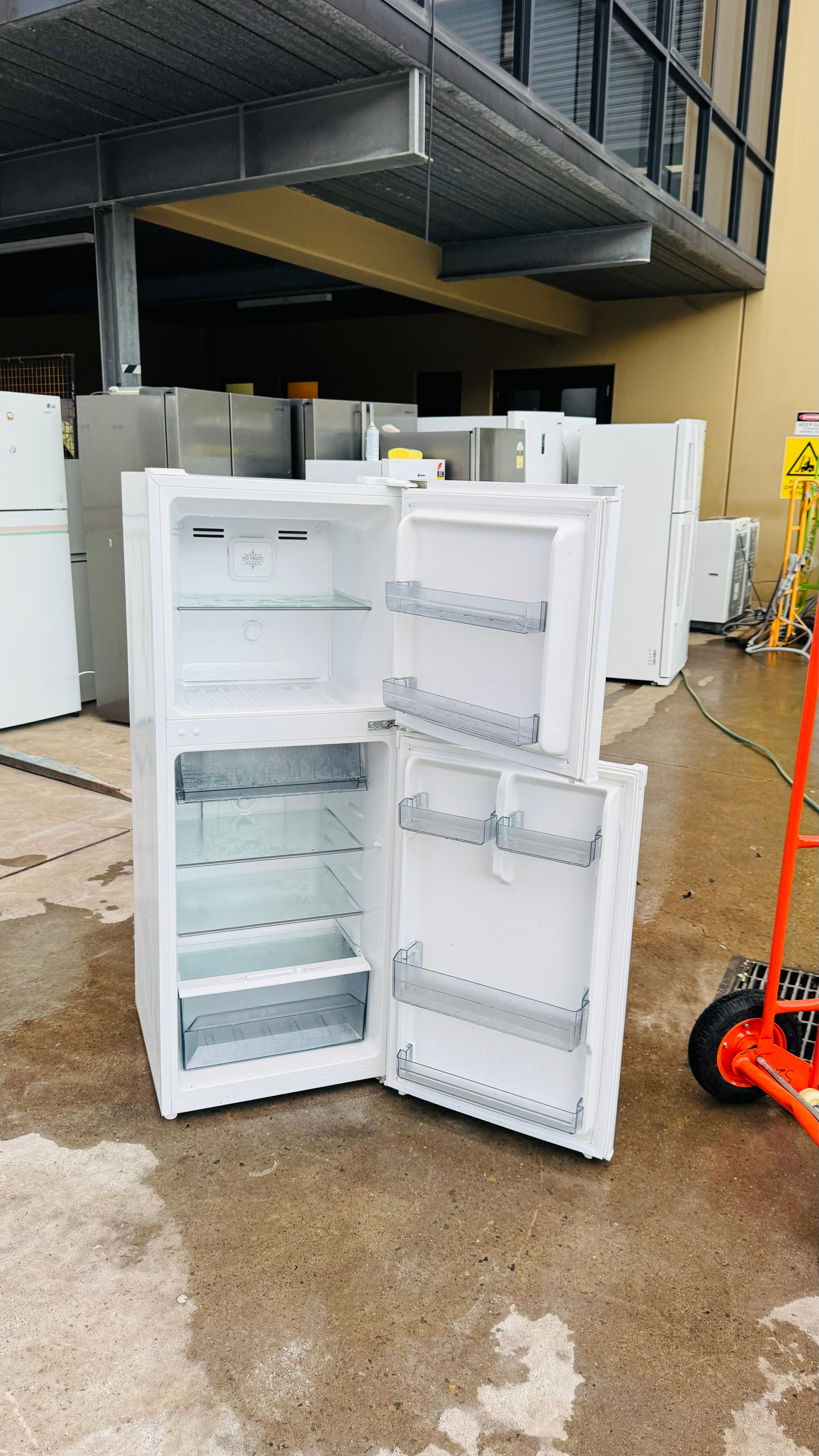 HEQS 222 LITRES FRIDGE FREEZER