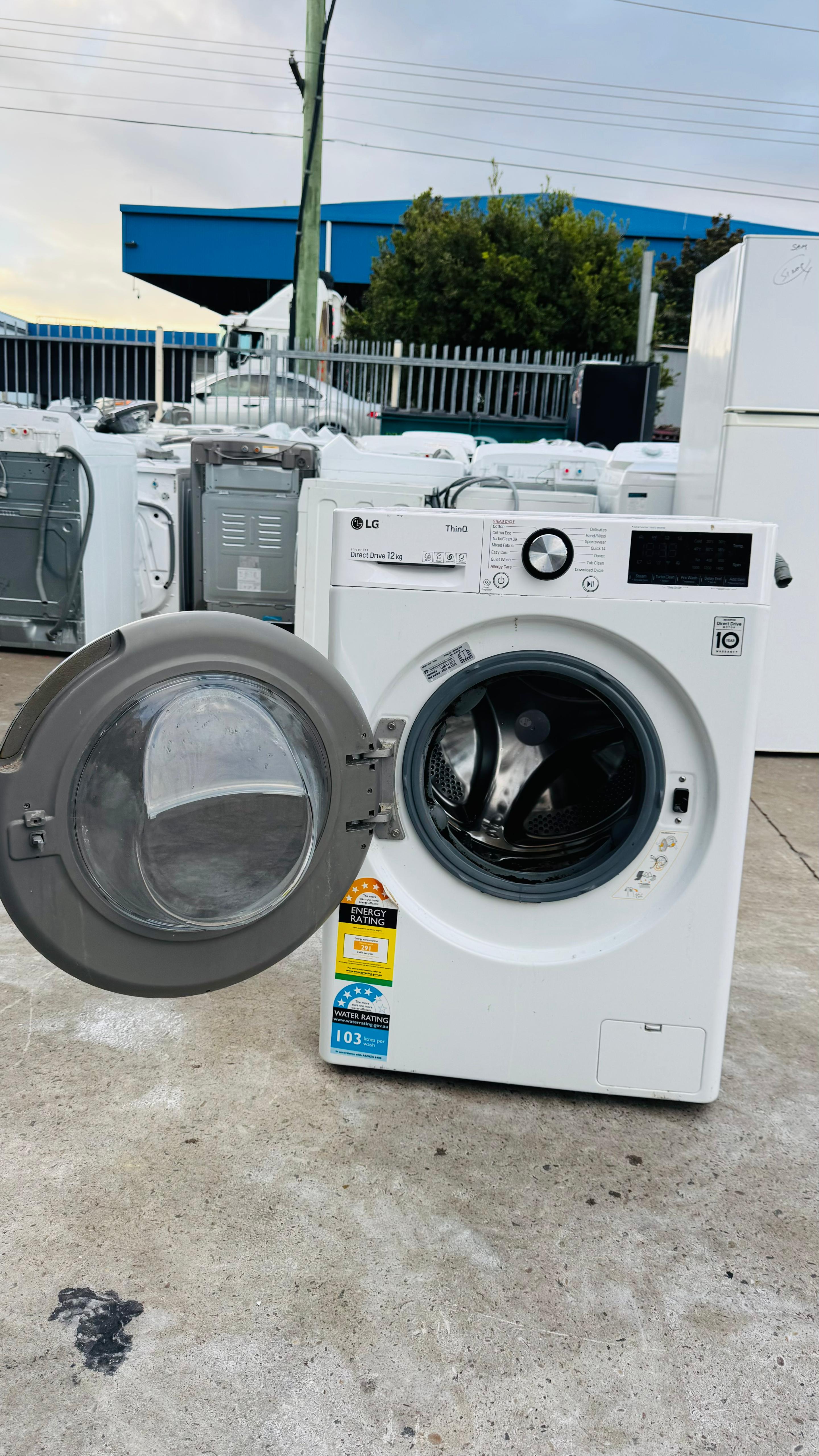 LG 12KGS FRONT LOADER WASHING MACHINE
