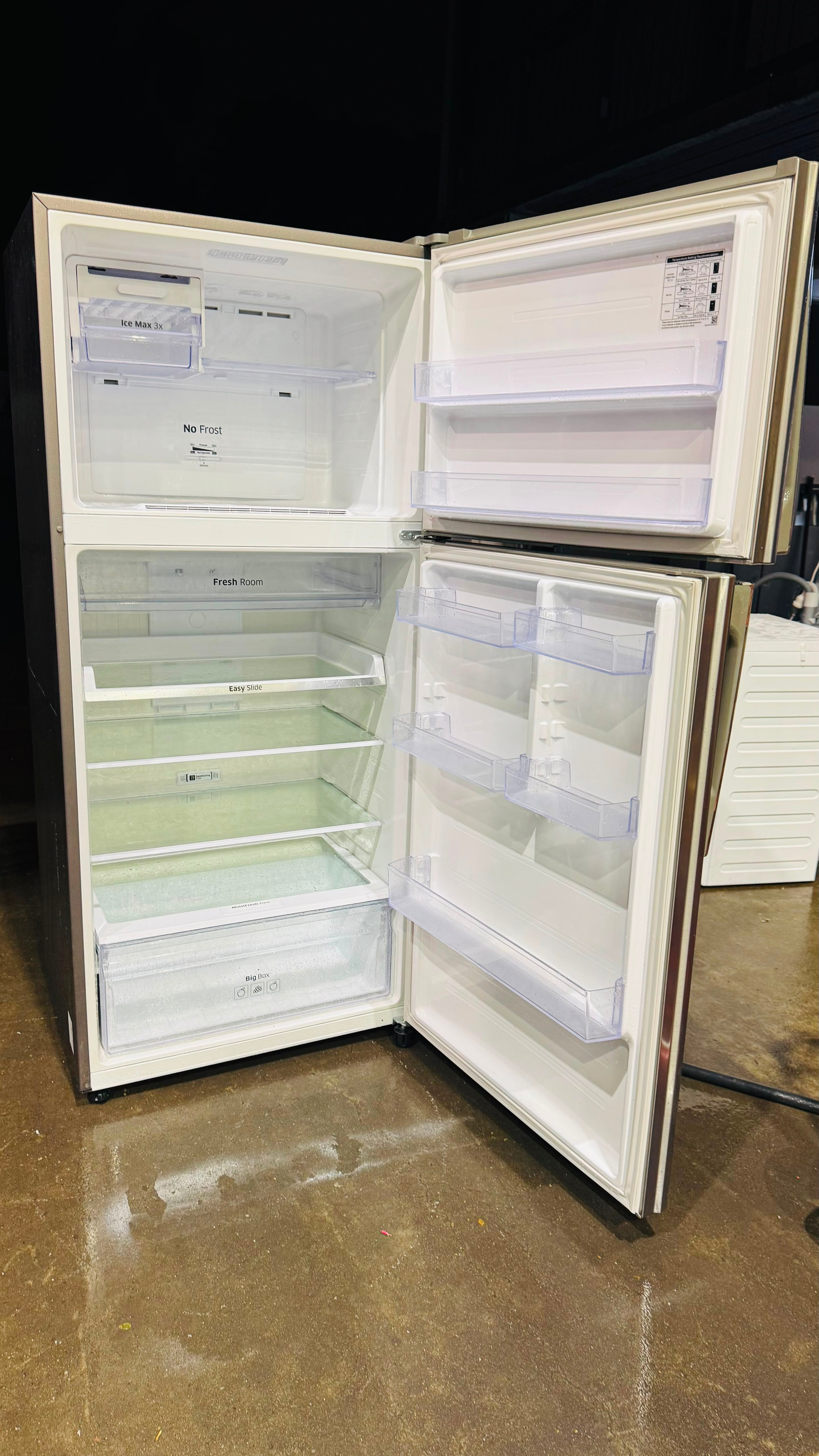 SAMSUNG 527 LITRES FRIDGE FREEZER