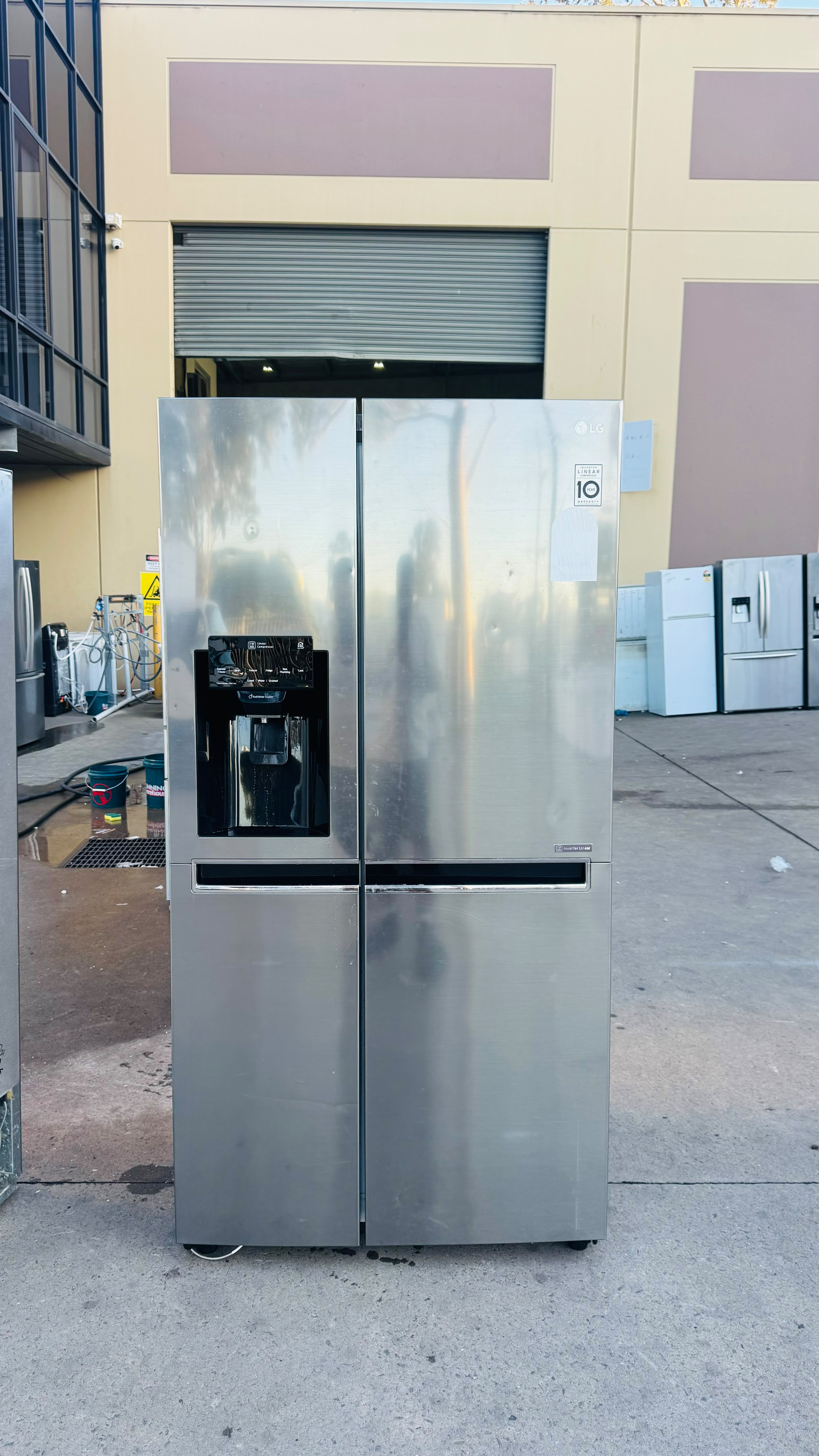 LG 668 SIDE BY SIDE LITRES FRIDGE FREEZER