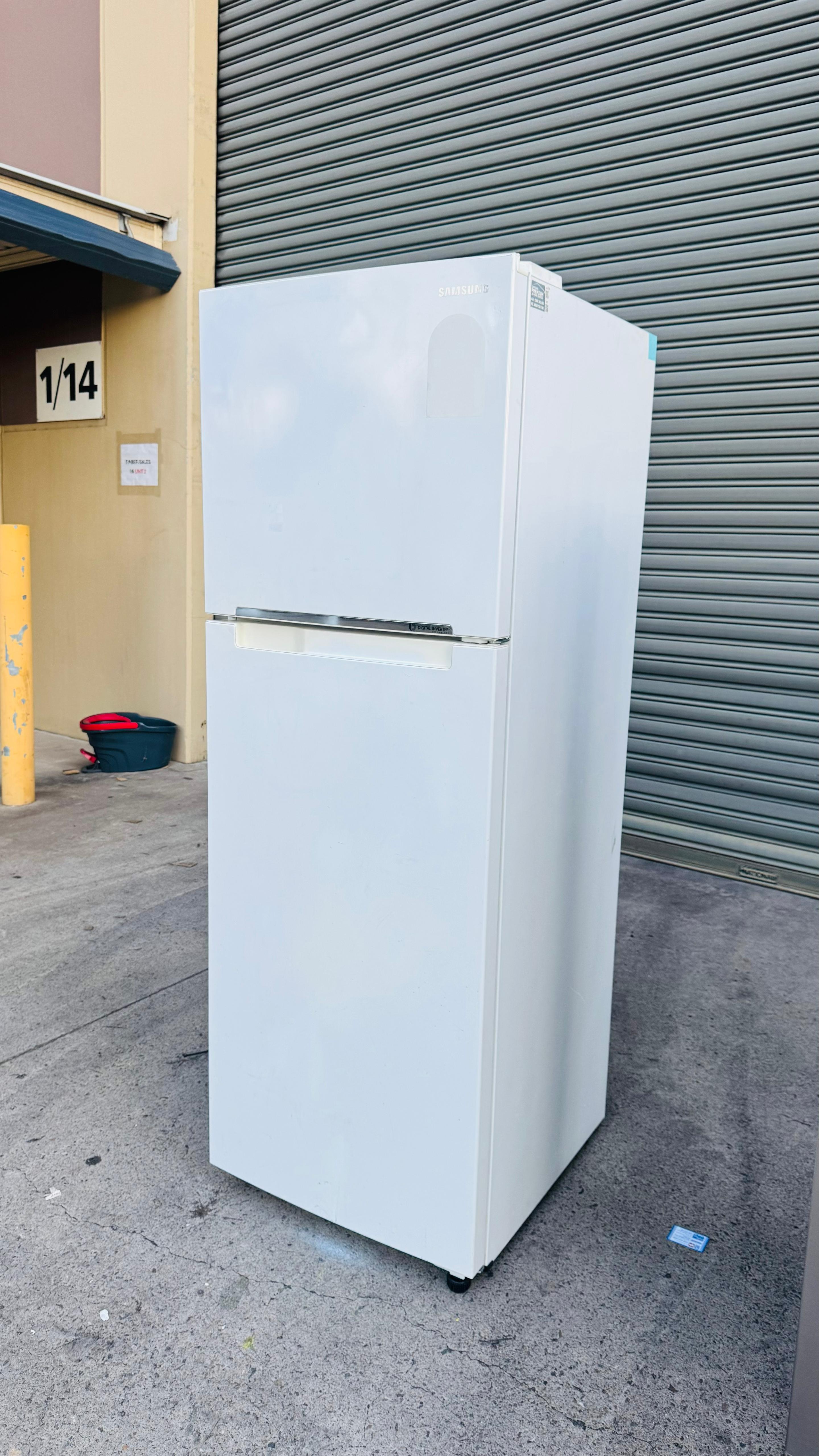 SAMSUNG 341 LITRES FRIDGE FREEZER