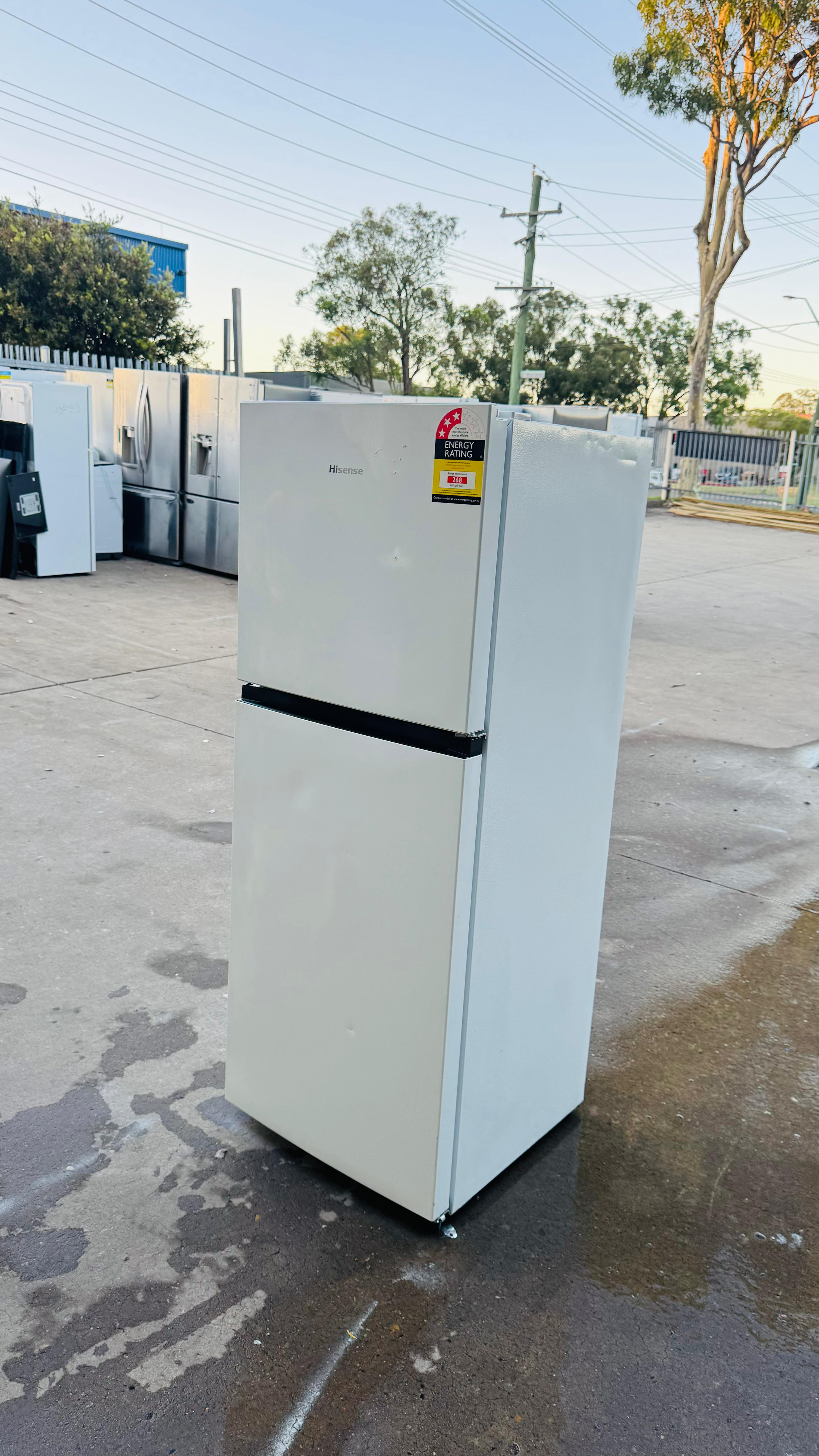HISENSE 205 LITRES FRIDGE FREEZER