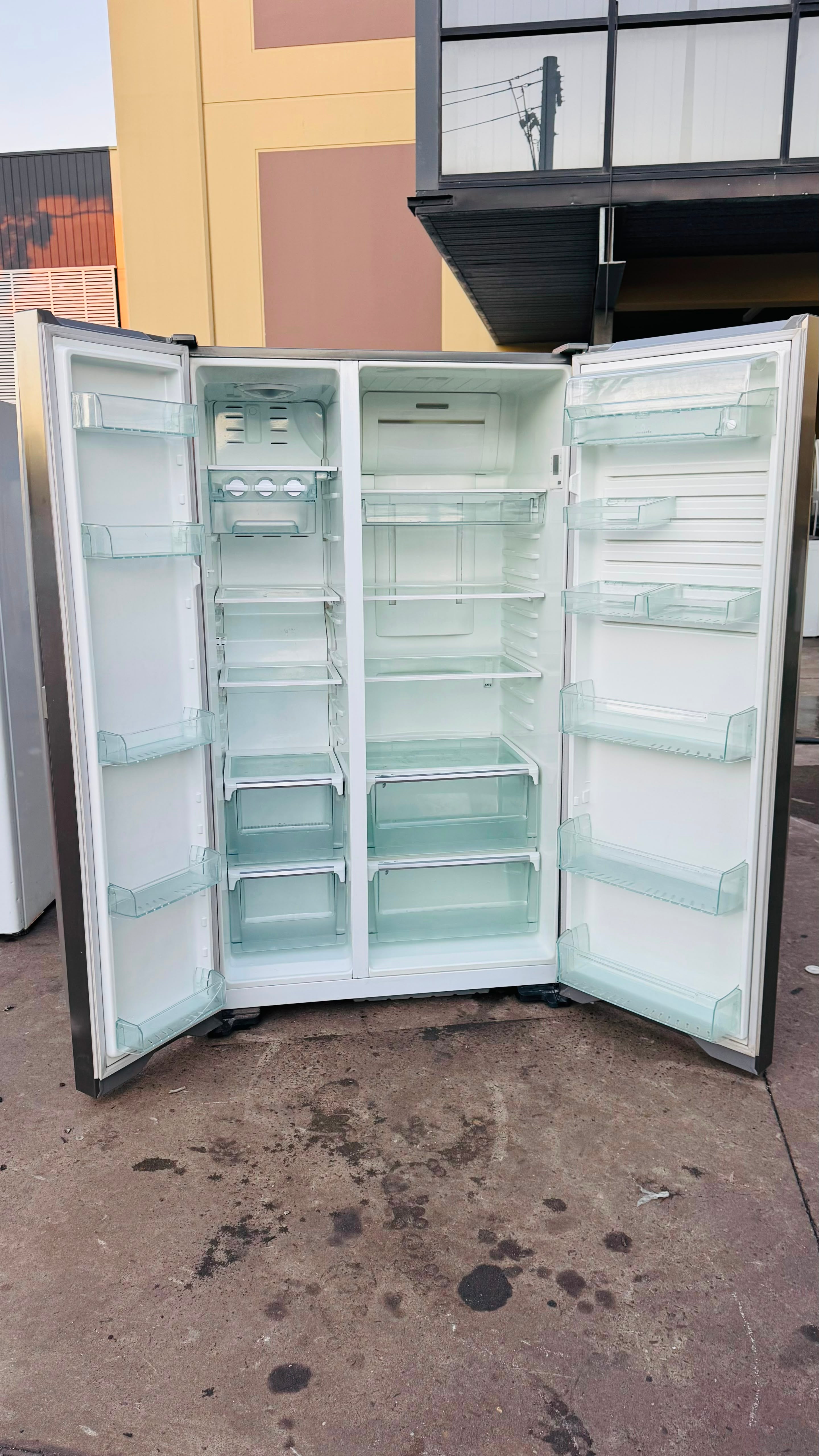 WESTINGHOUSE SIDE BY SIDE 700 LITRES FRIDGE FREEZER