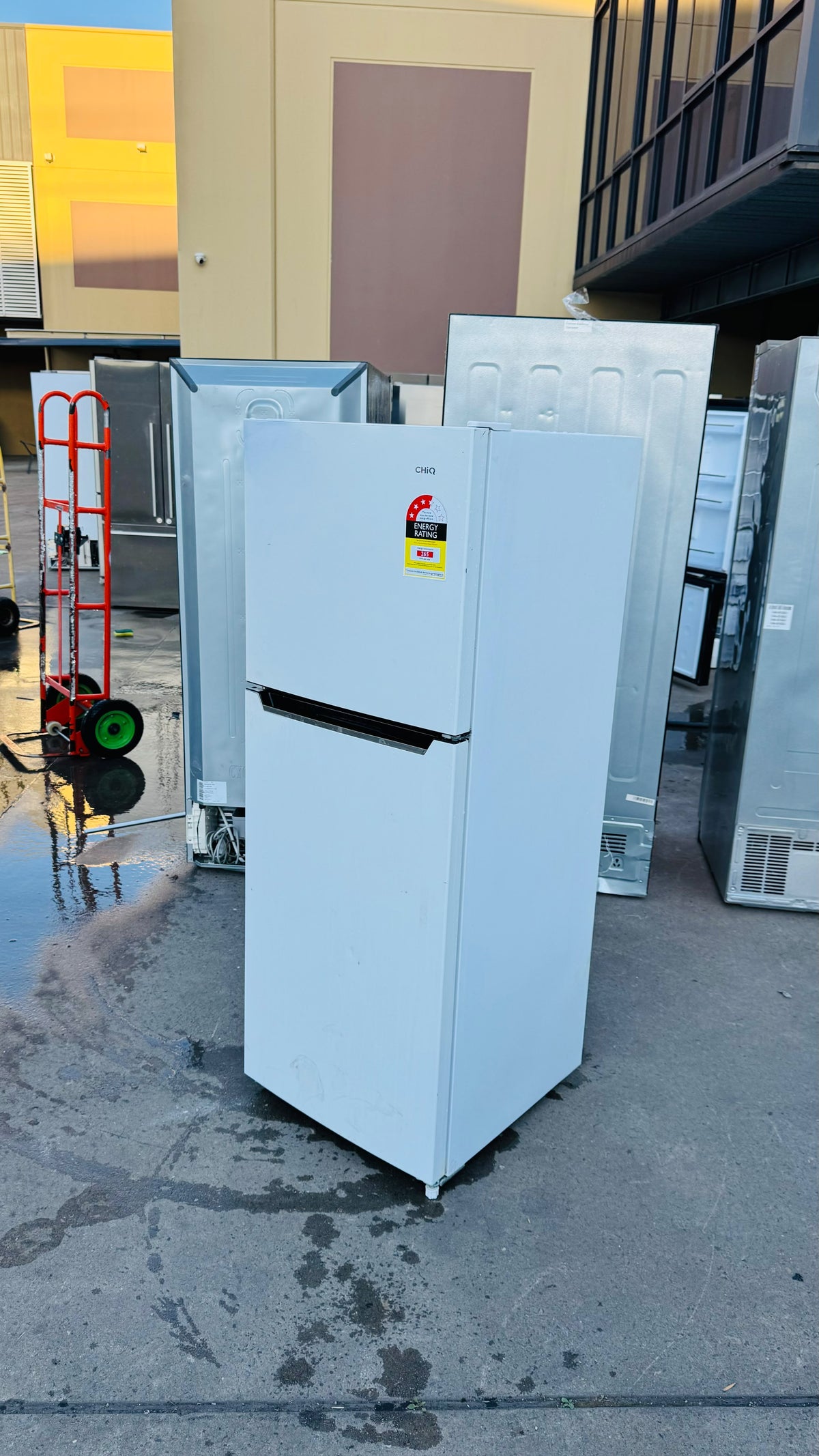 CHIQ 216 LITRES FRIDGE FREEZER