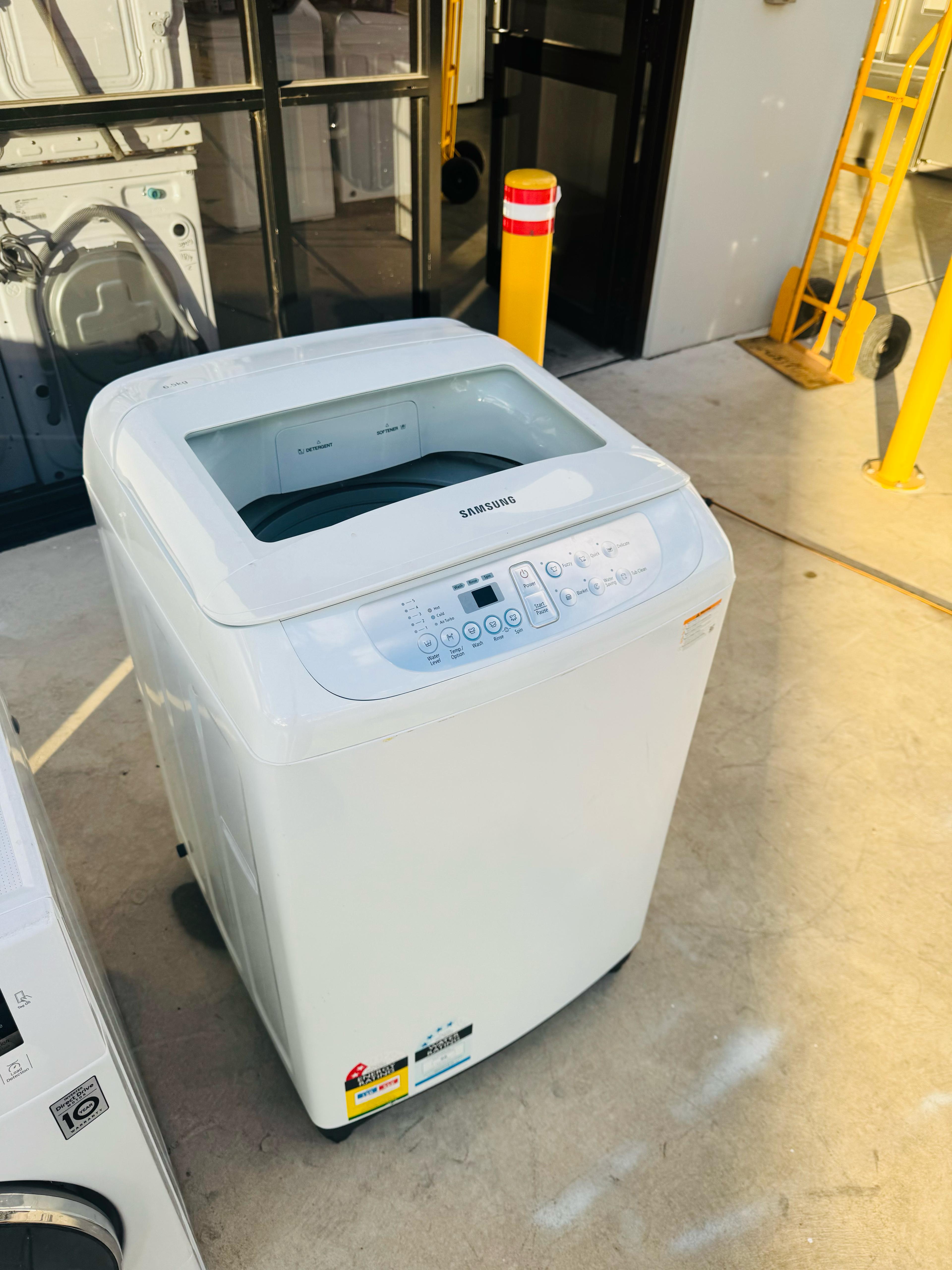**SAMSUNG 270 LITRES FRIDGE FREEZER & 6.5 KGS TOP LOADER WASHING MACHINE COMBO PACKAGE DEAL**