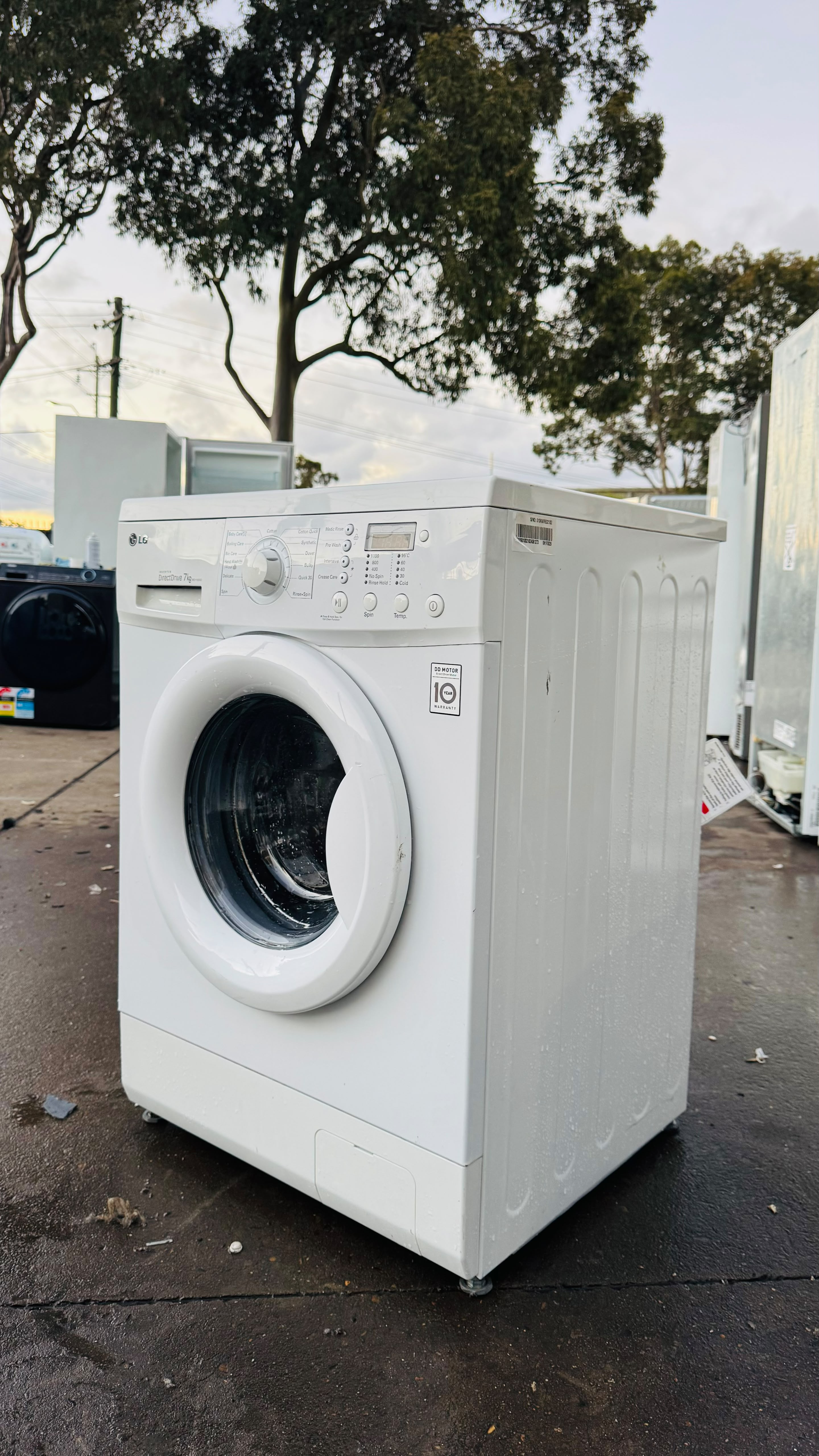 LG 7KGS FRONT LOADER WASHING MACHINE